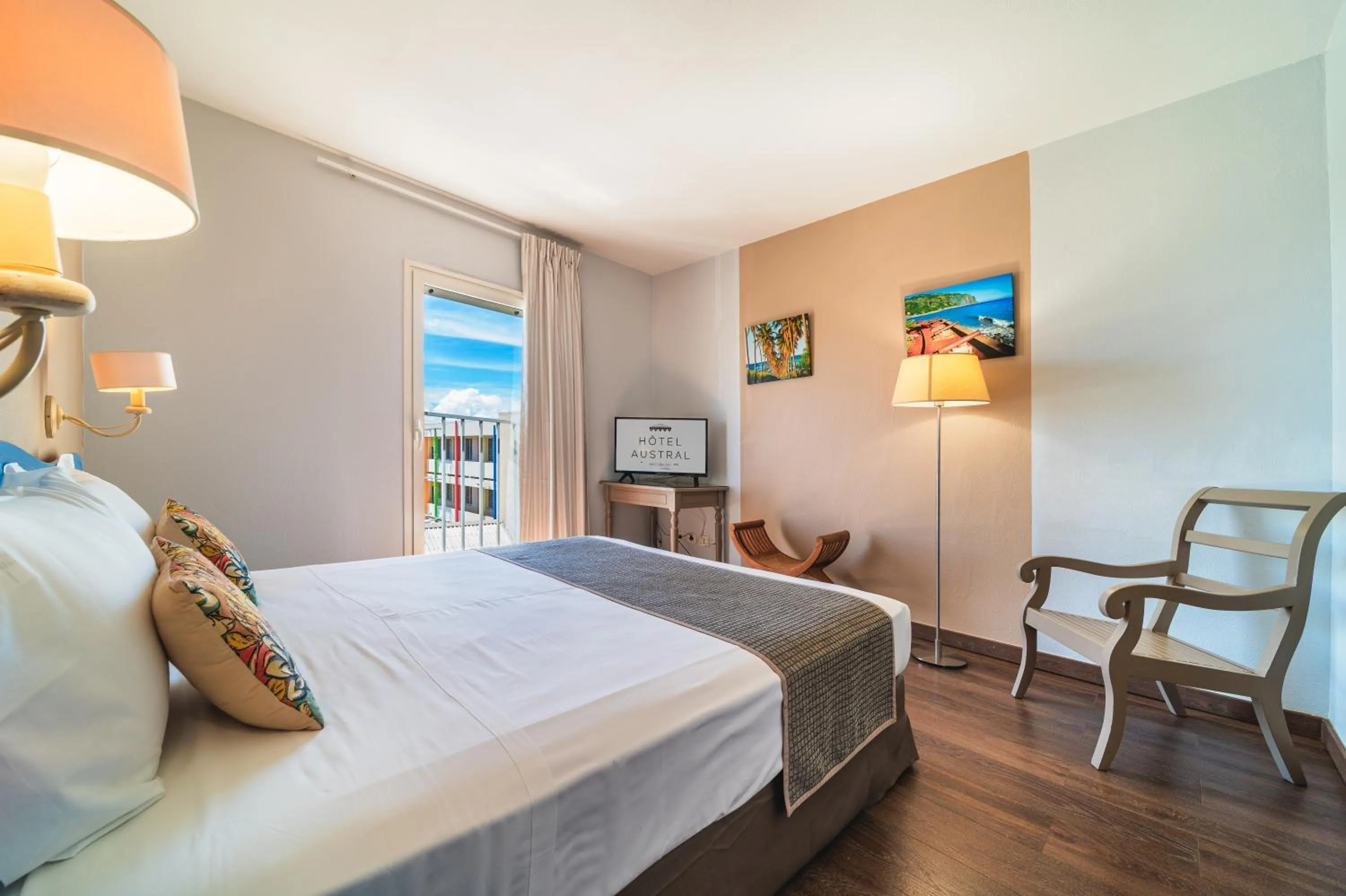 Bedroom, Bed in Hotel Austral by Exsel