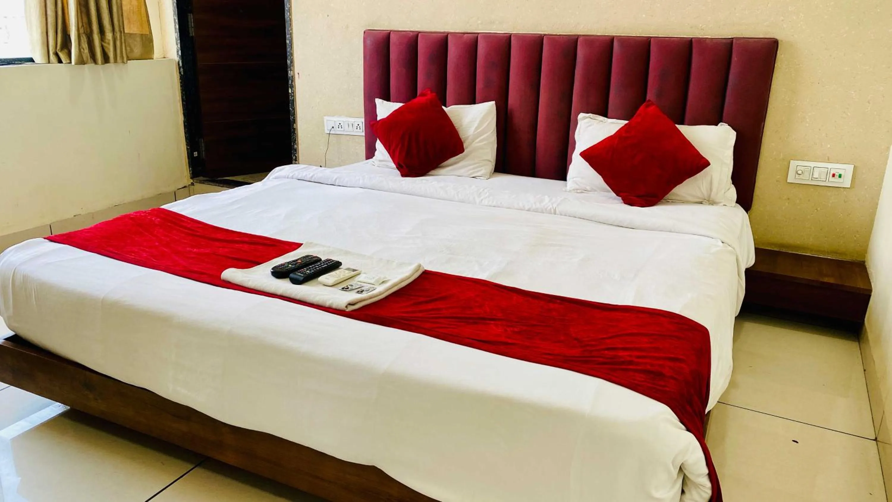Bed in Hotel Sukh Vilas