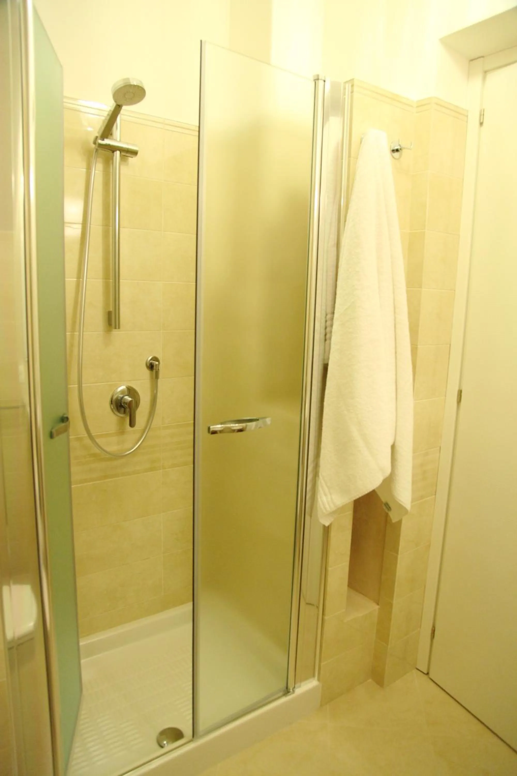 Shower in B&B Evelyne