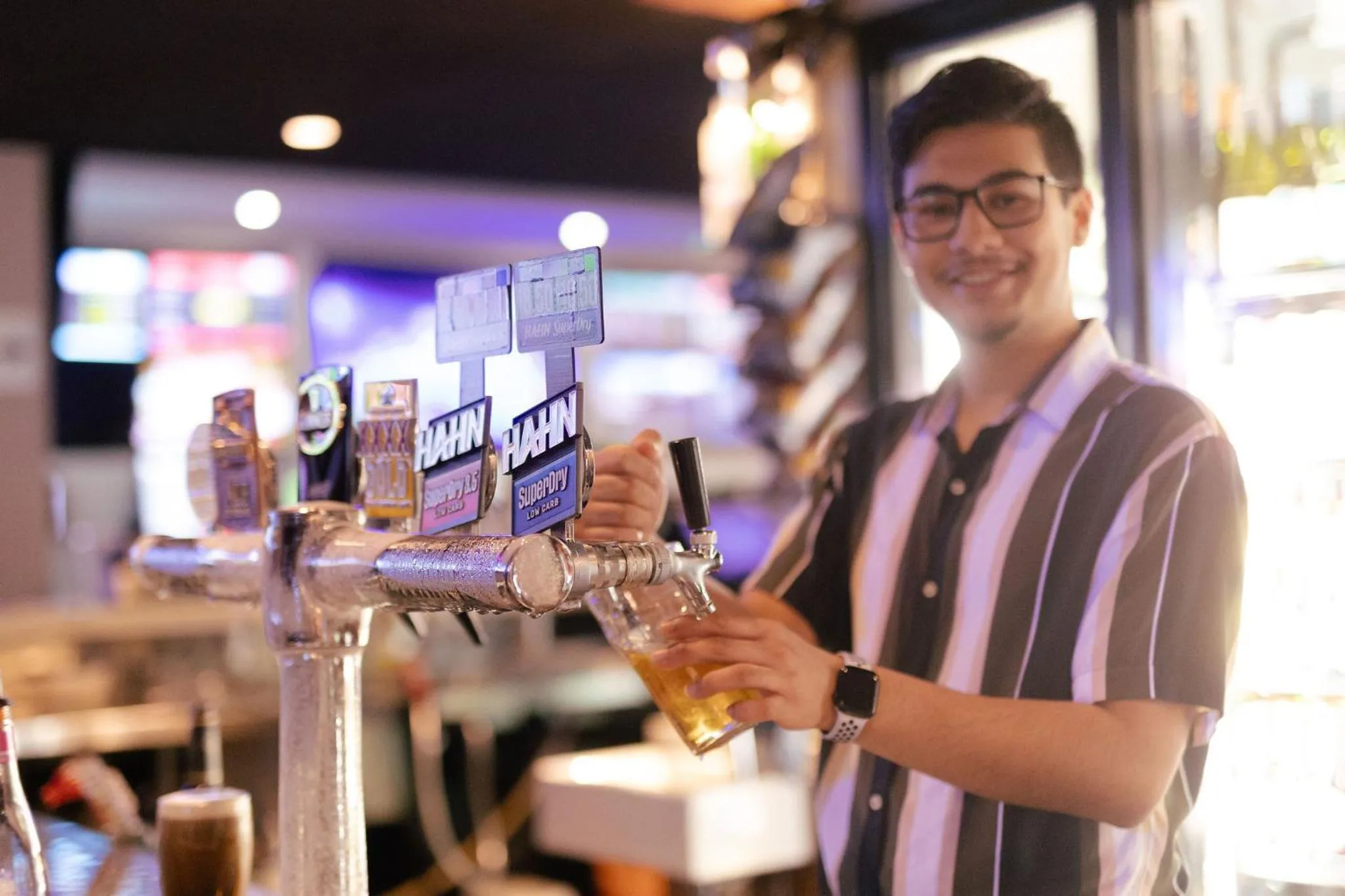 Restaurant/places to eat in H on Mitchell Apartment Hotel