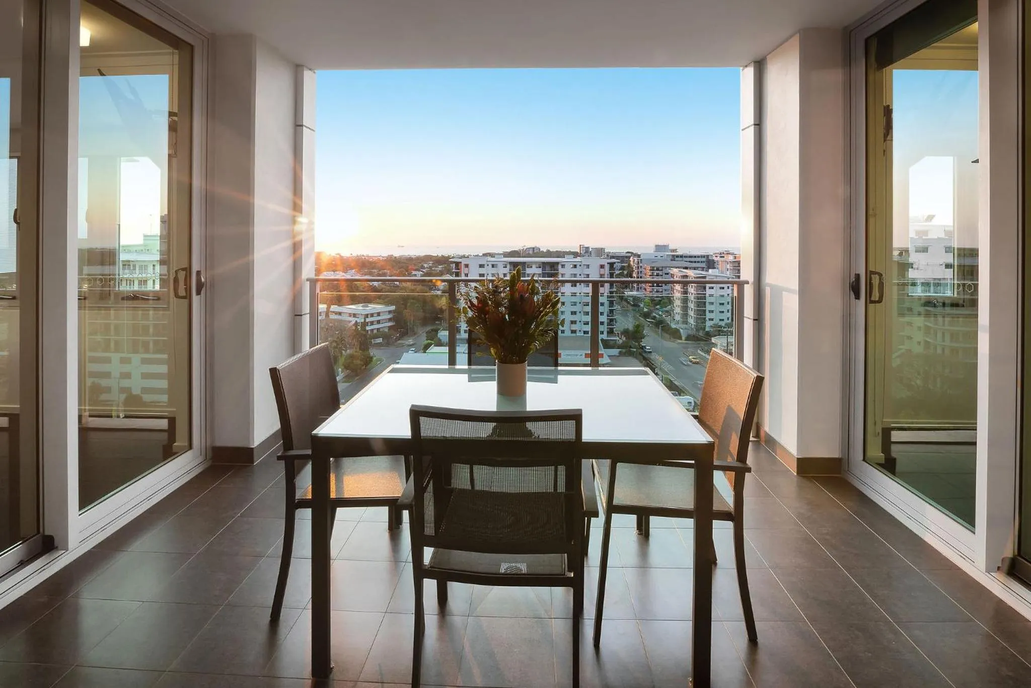 Patio in H on Mitchell Apartment Hotel