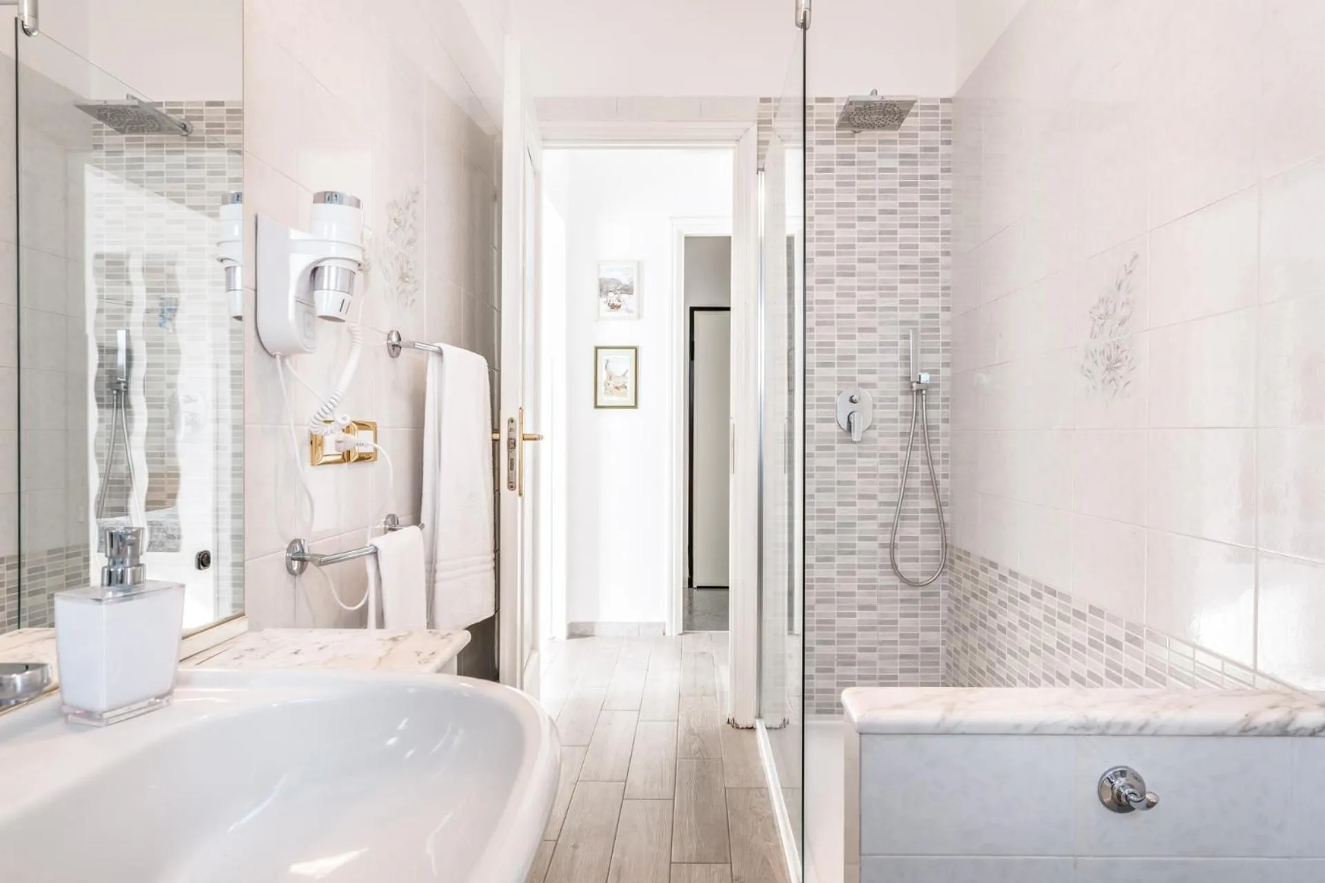 Bathroom in Lia Rooms 2