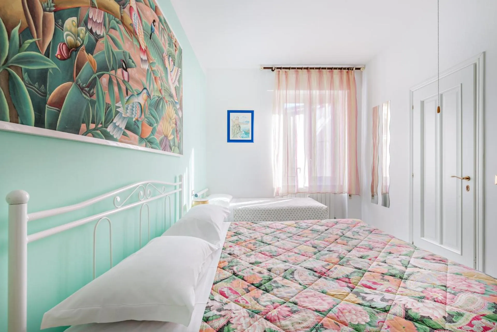 Photo of the whole room, Bed in Lia Rooms 2