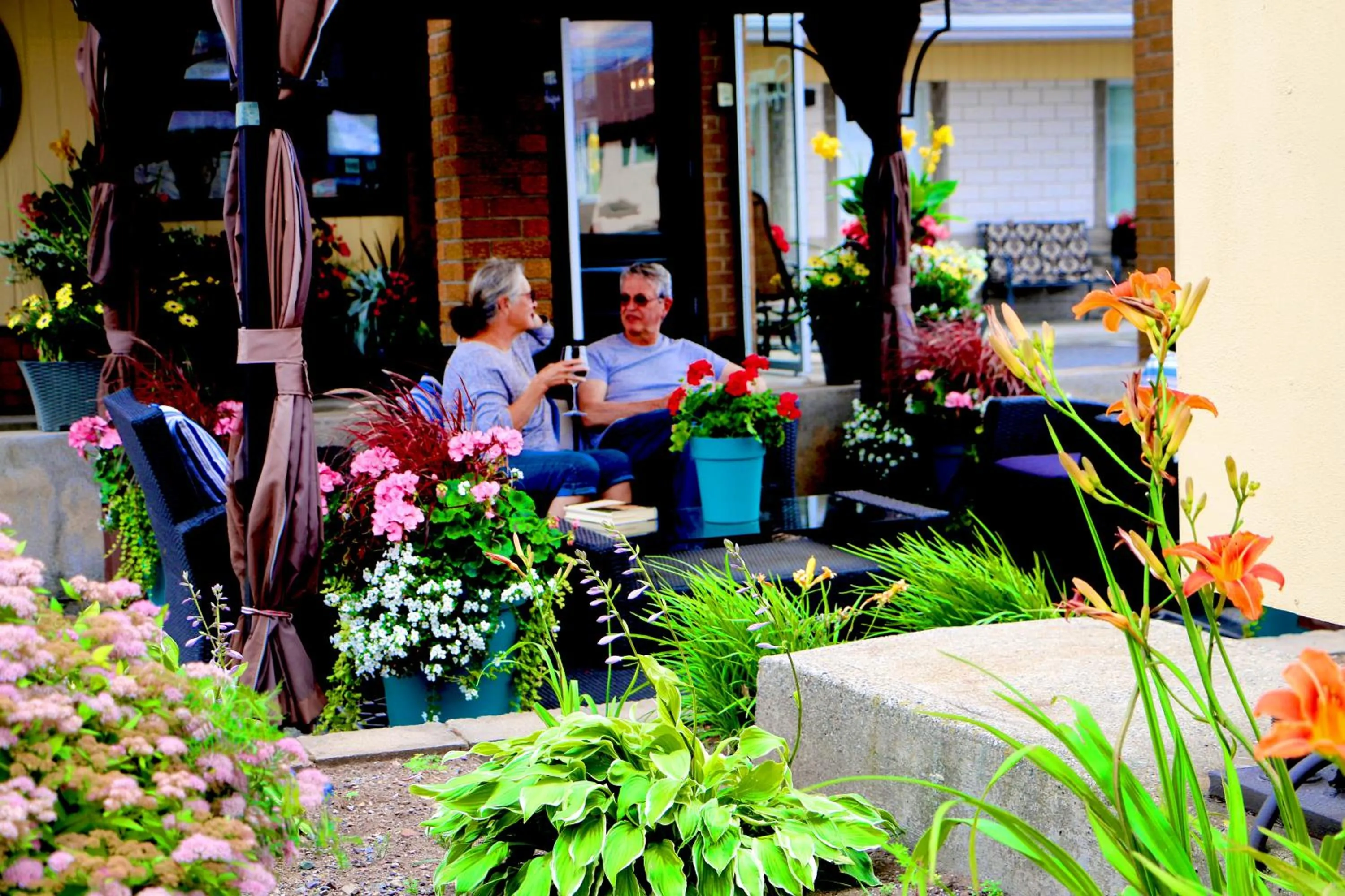 People in Motel Centre-Ville