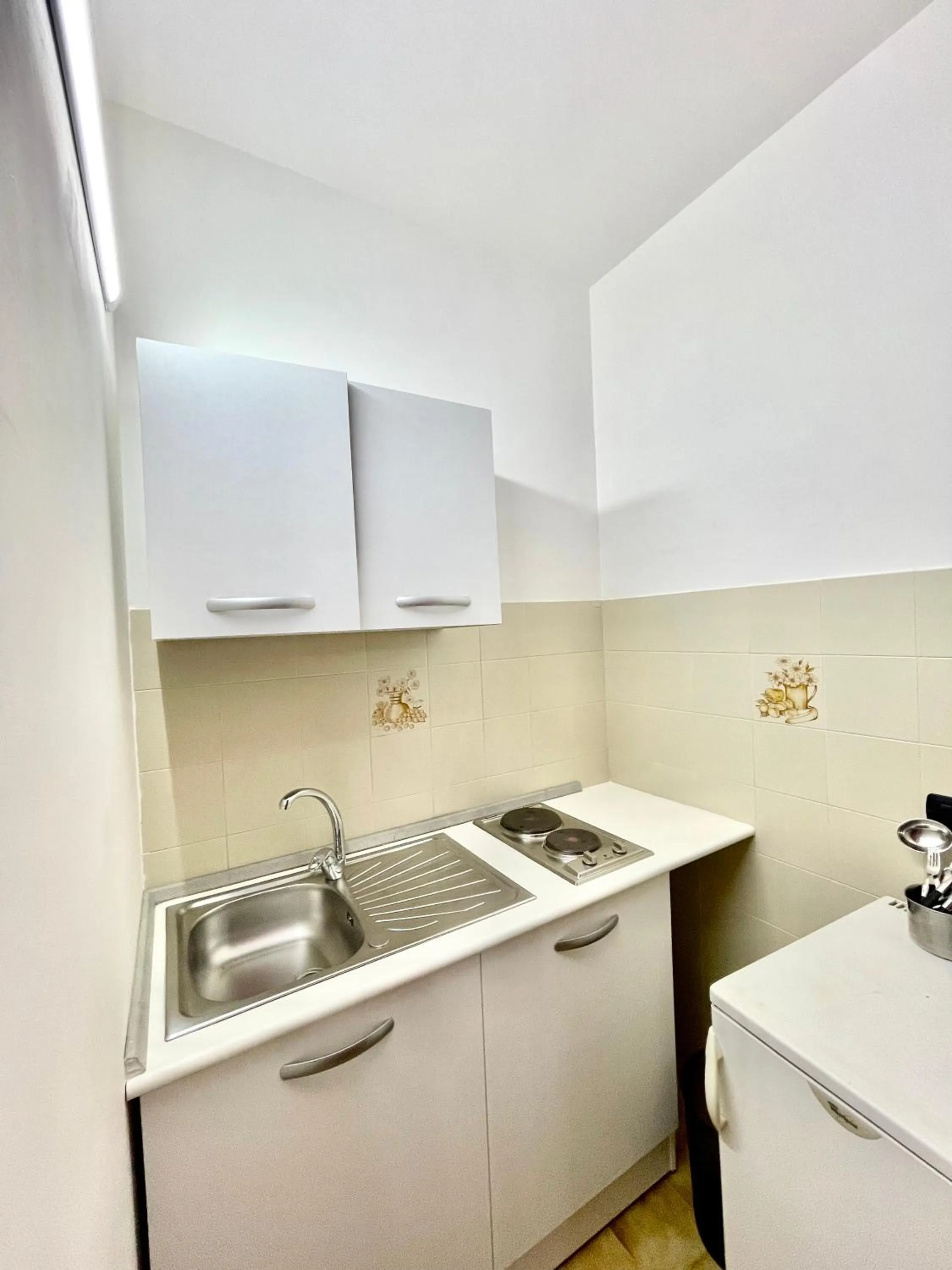 Kitchen or kitchenette in Lo Scrigno B&B