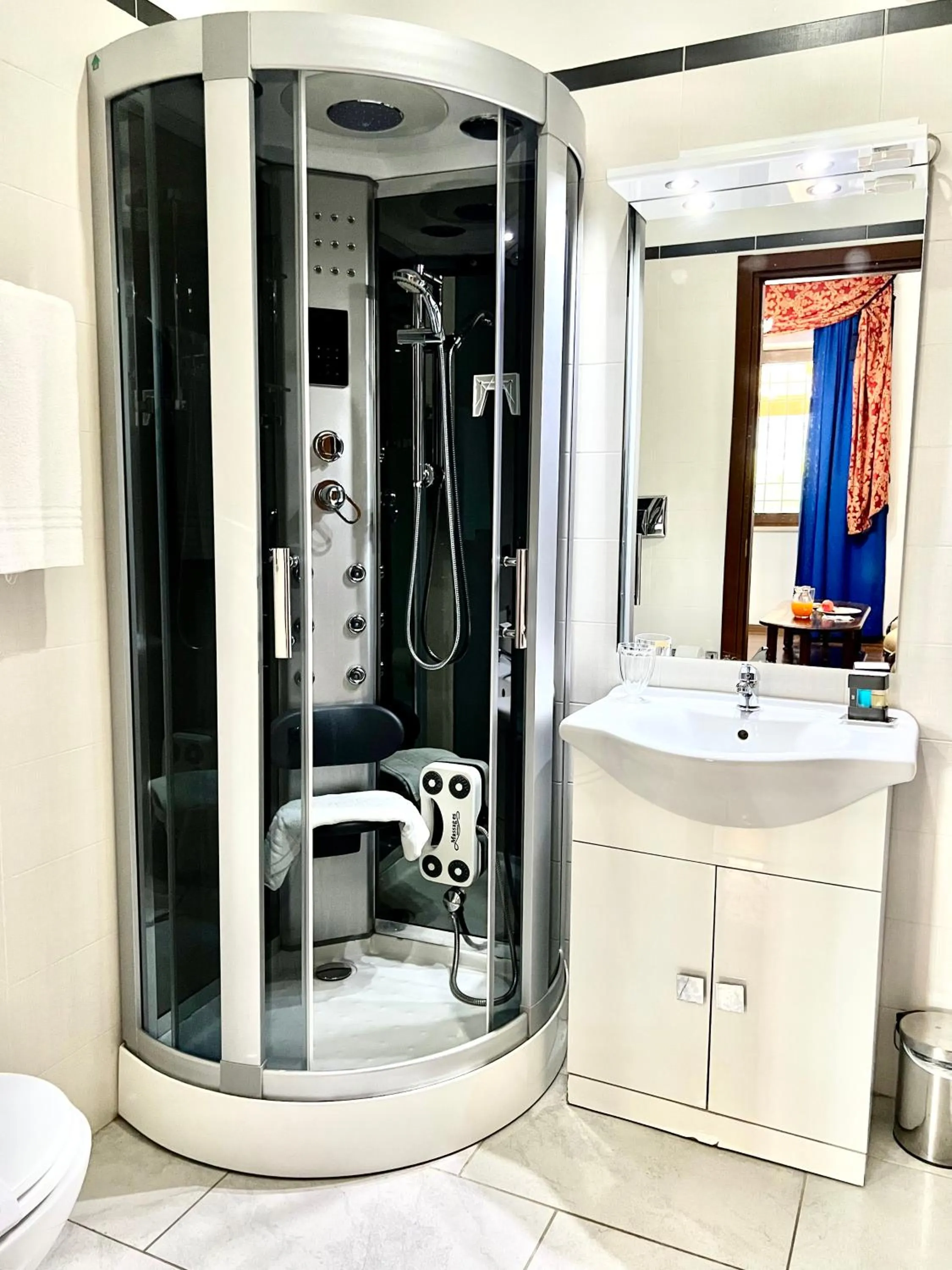 Bathroom in Lo Scrigno B&B