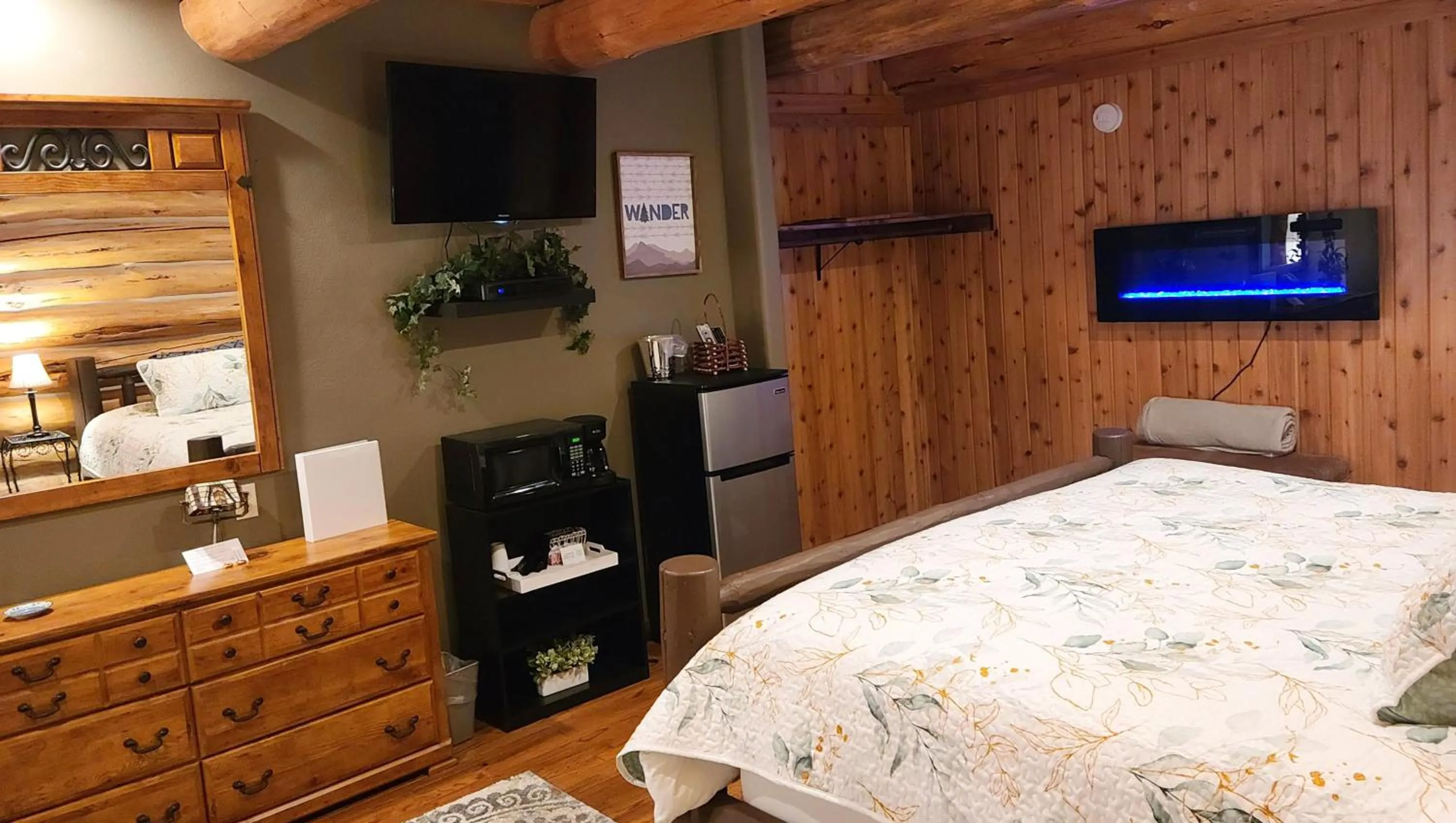 Bedroom, Bed in Dodge Peak Lodge