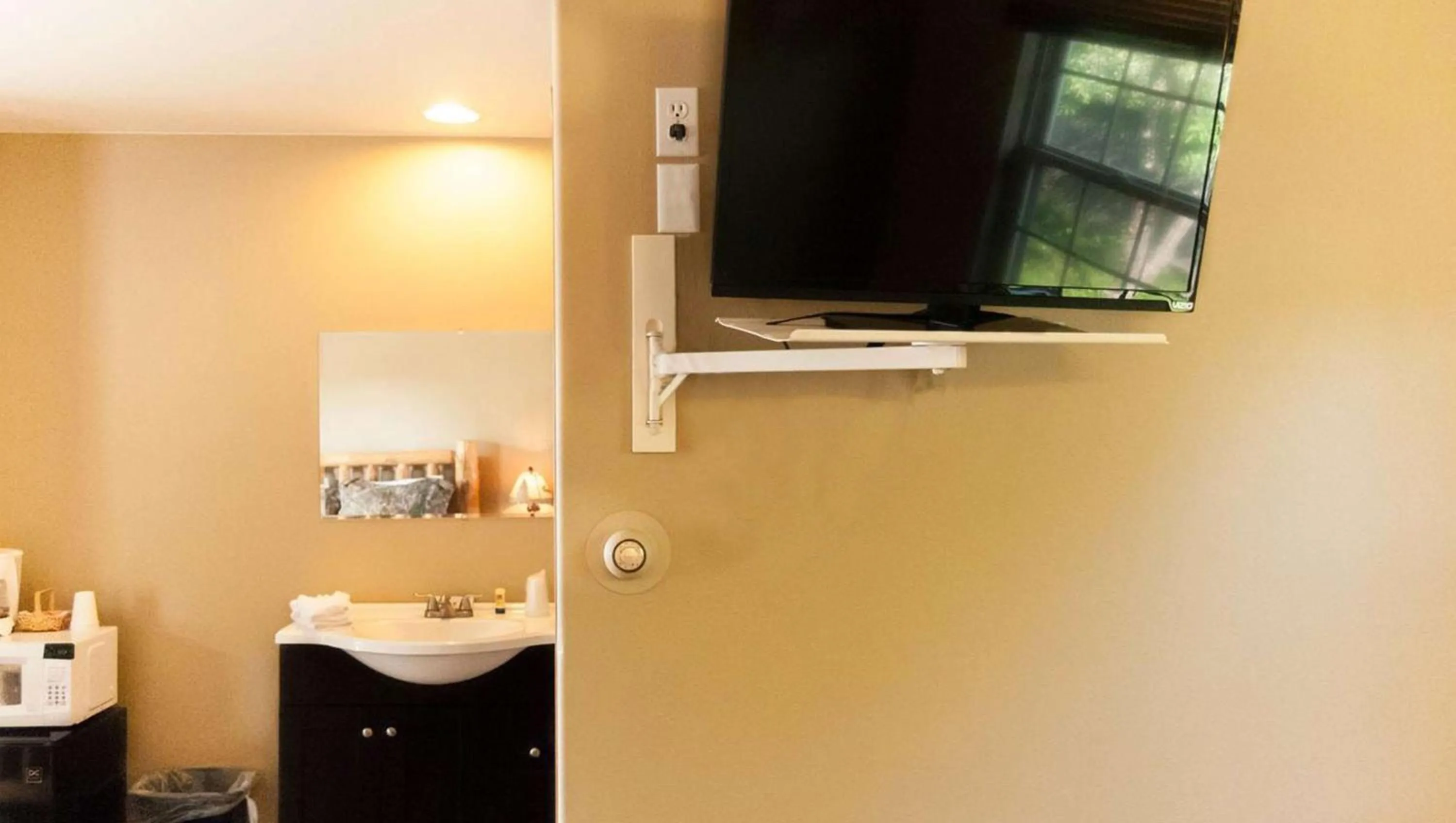 Photo of the whole room in Dodge Peak Lodge