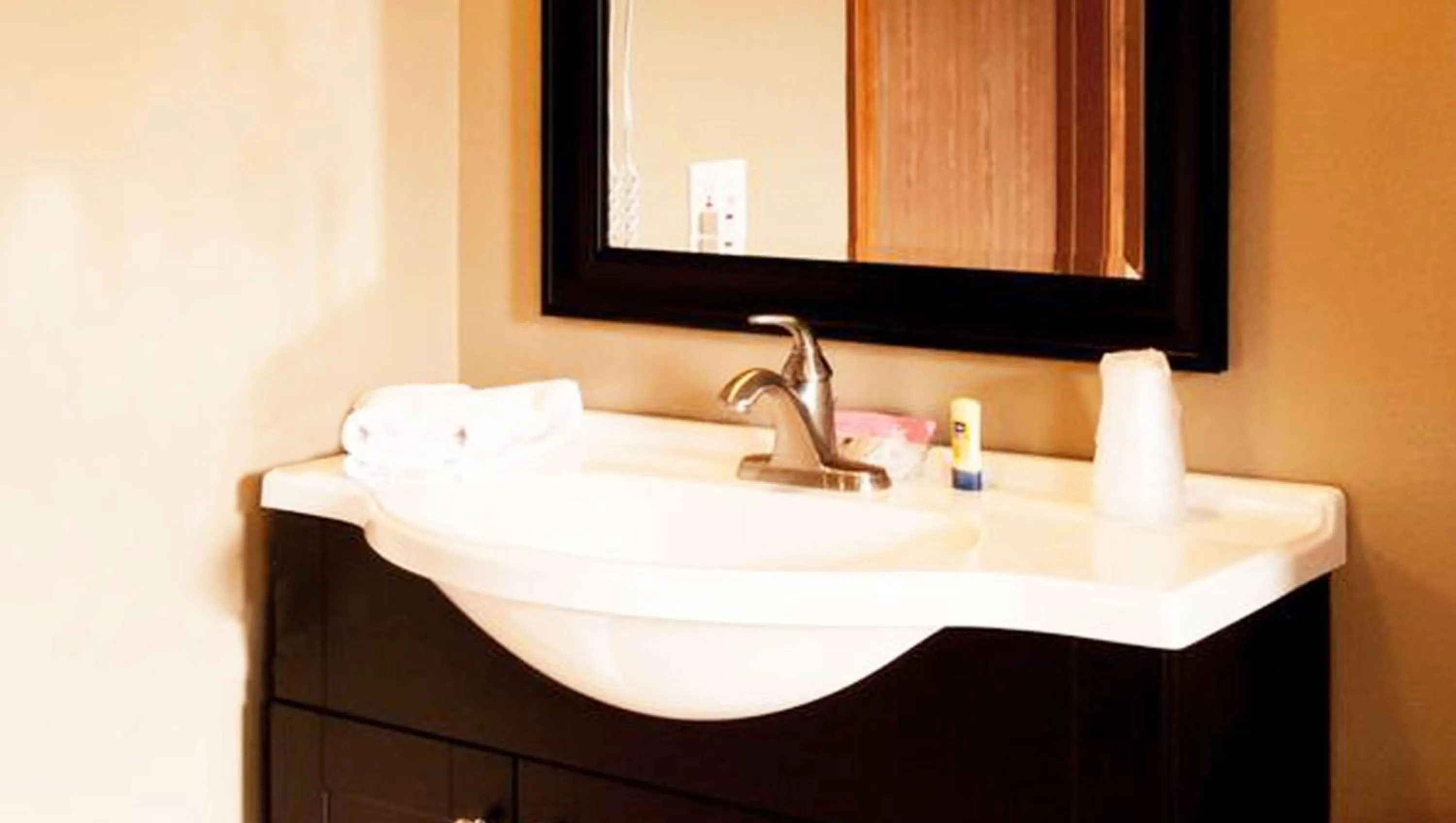 Bathroom in Dodge Peak Lodge