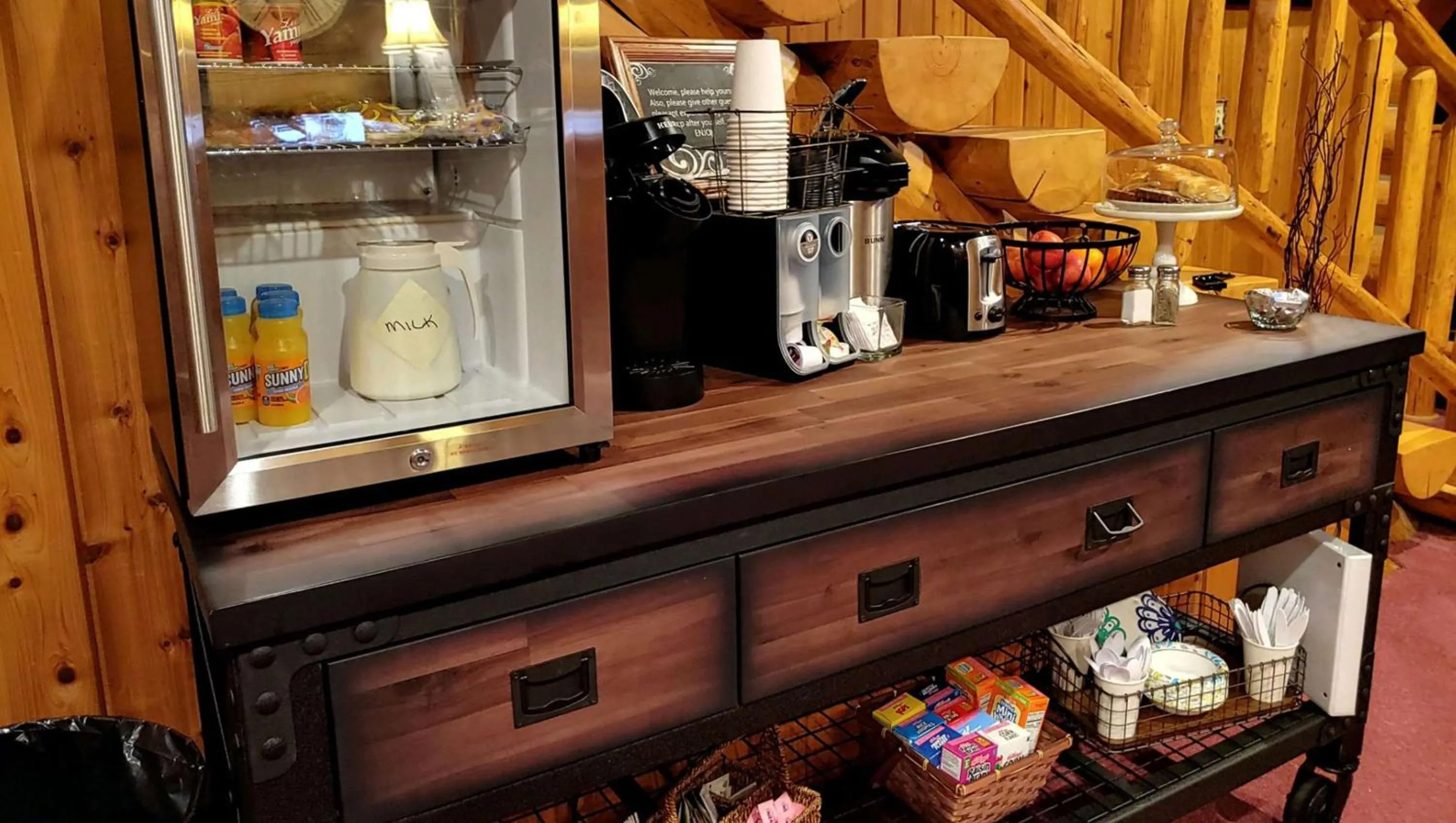 Breakfast in Dodge Peak Lodge