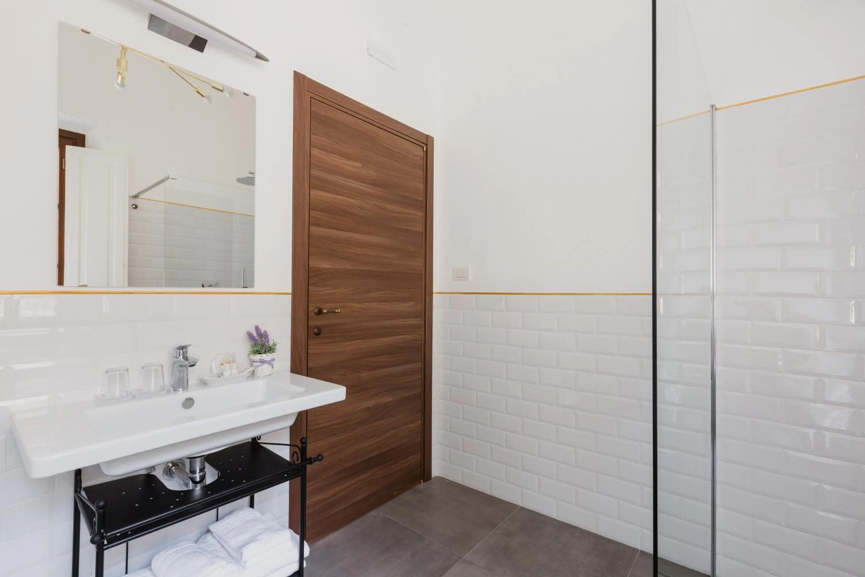 Shower in The Artists' Palace Florence