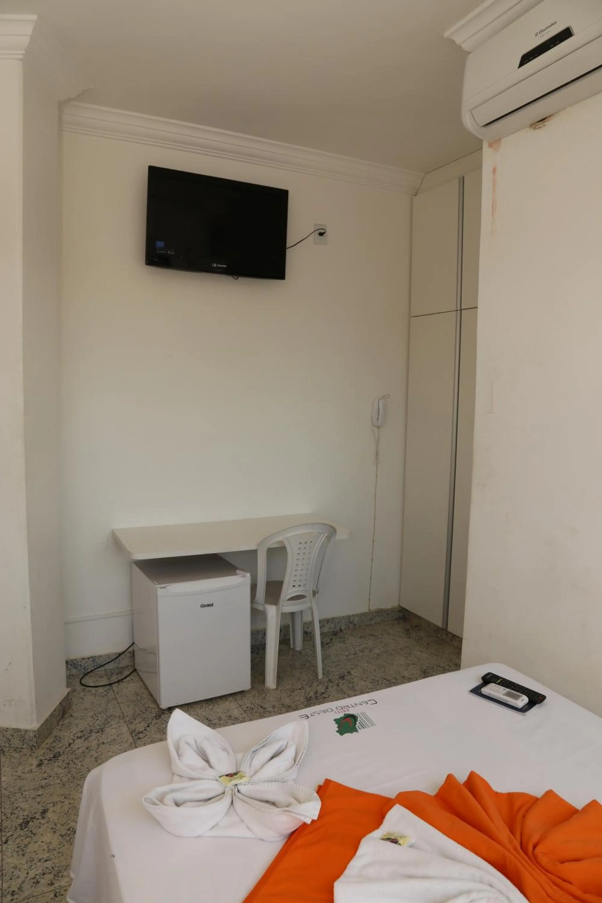 Photo of the whole room, Bed in Hotel Cco Goiânia