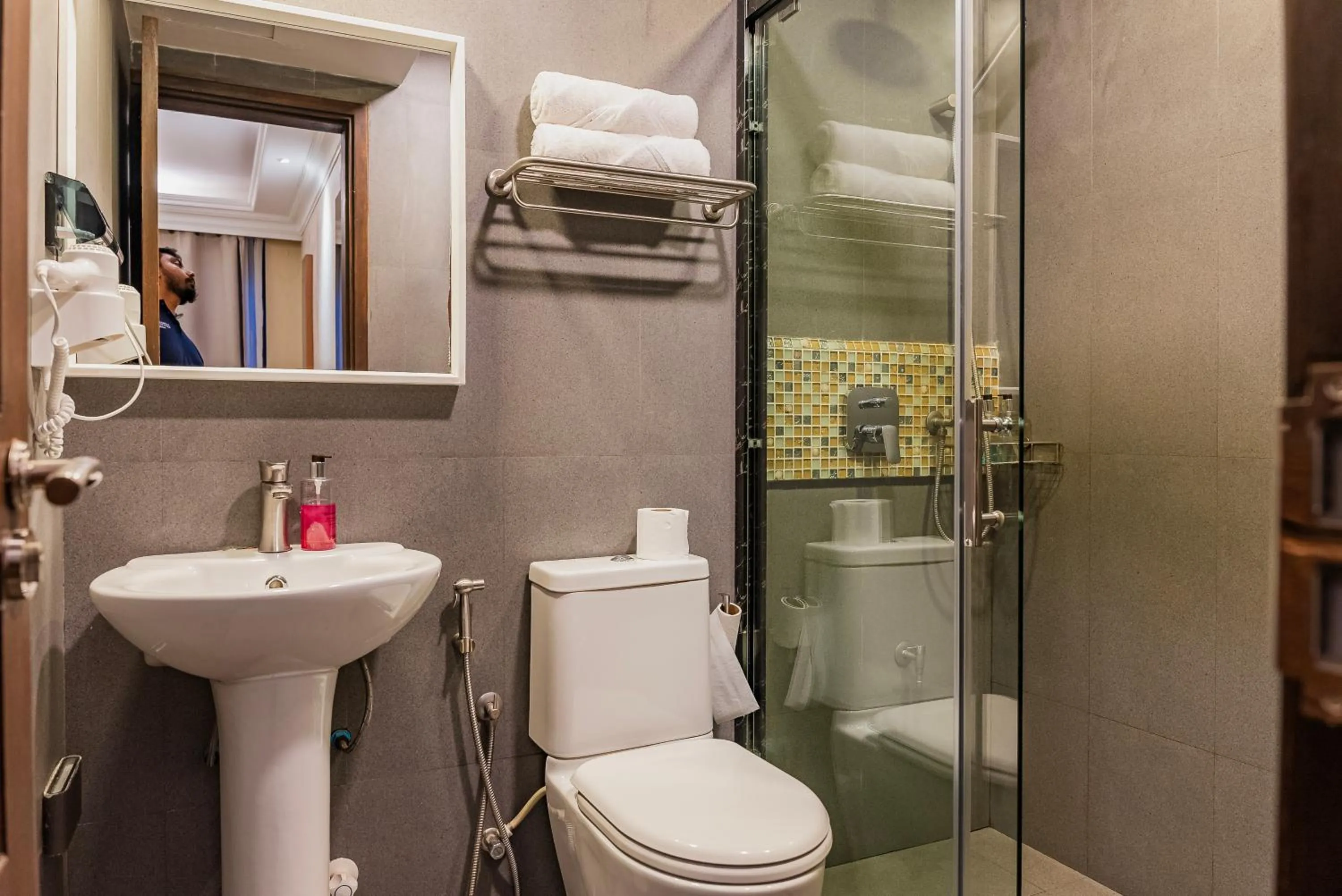 Shower in Coral Grand Beach & Spa