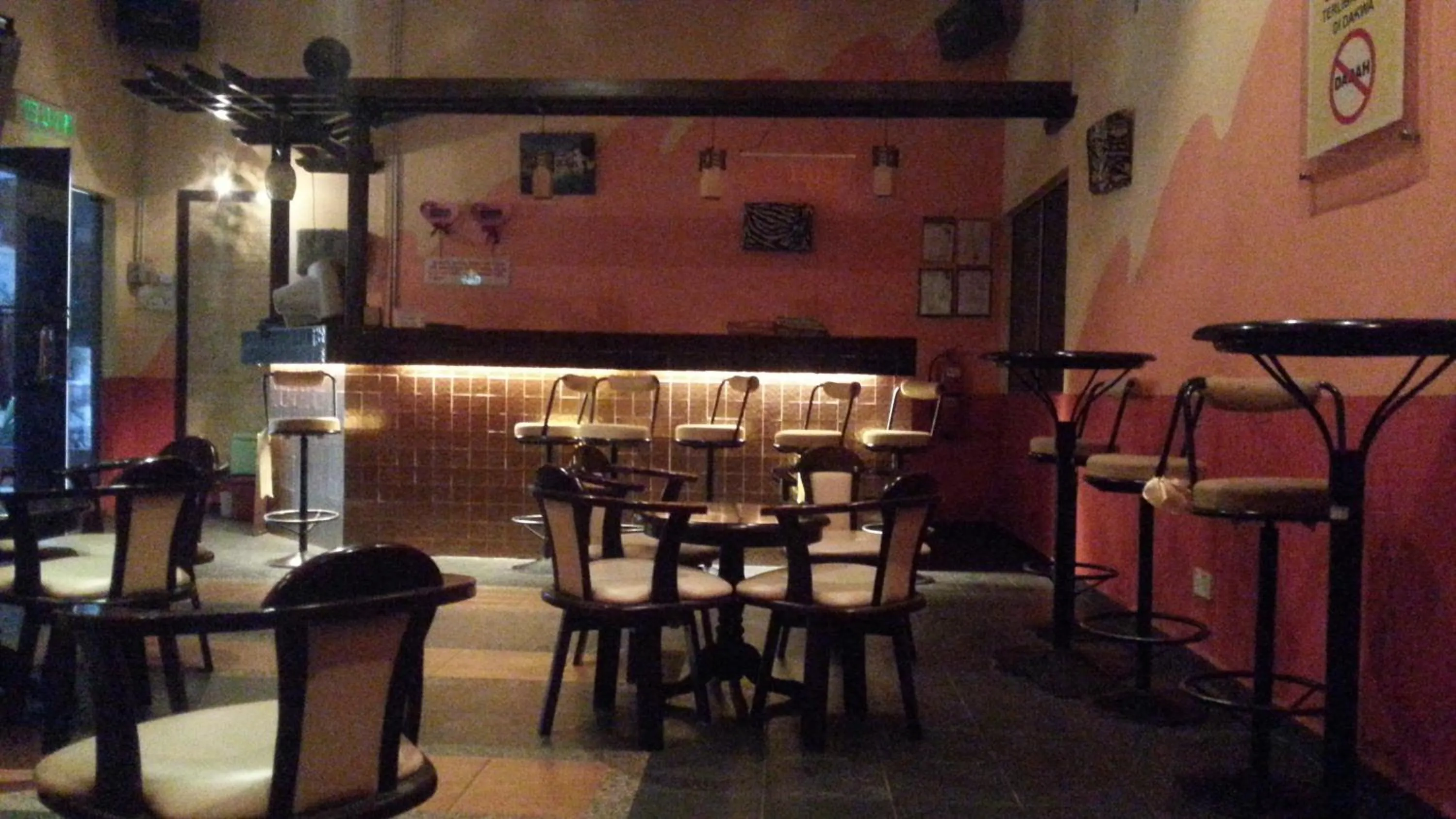 Restaurant/places to eat in Rompin Beach Resorts