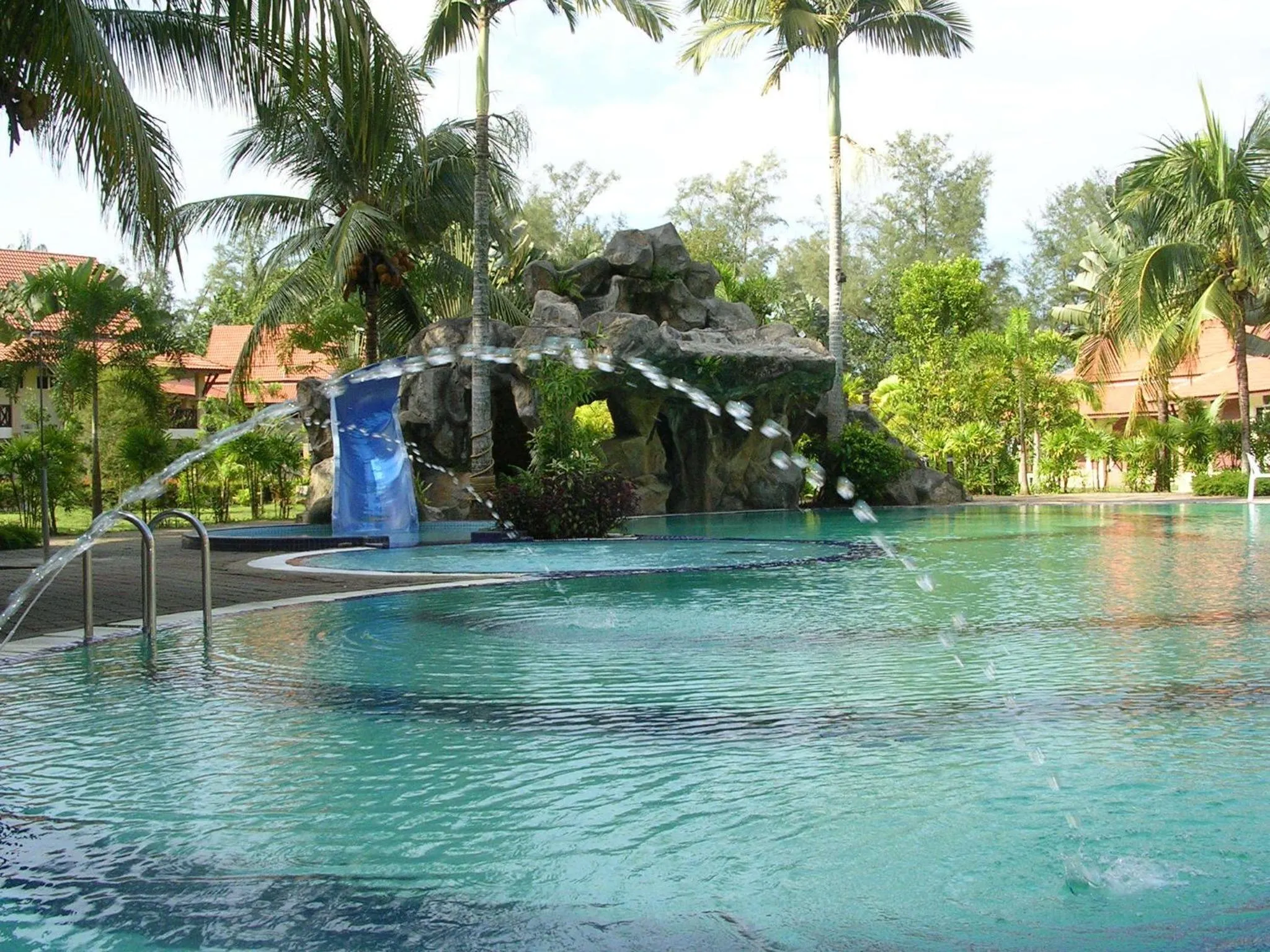 Swimming pool in Rompin Beach Resorts