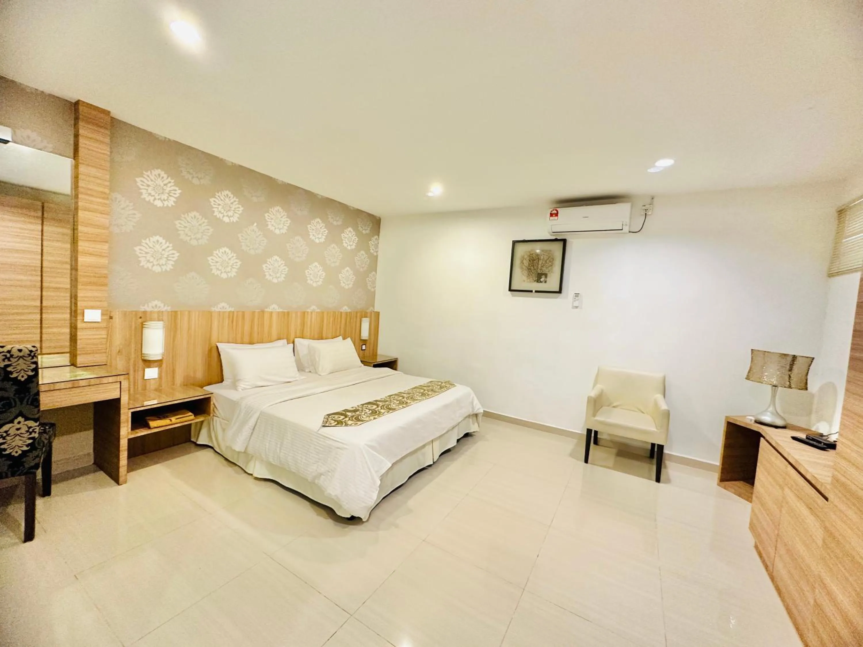 Bedroom, Bed in Rompin Beach Resorts