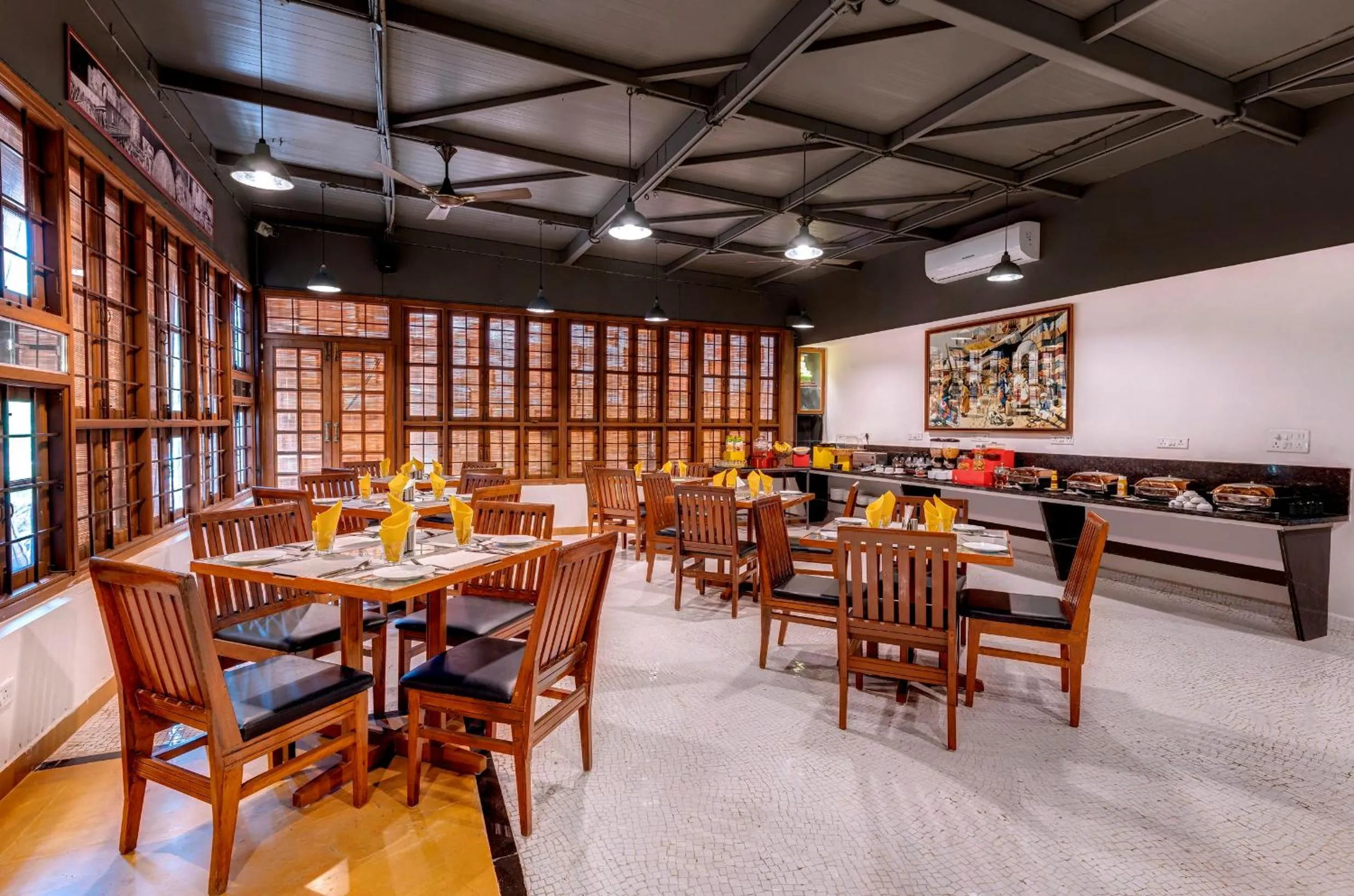 Restaurant/places to eat in WelcomHeritage Mani Mansion