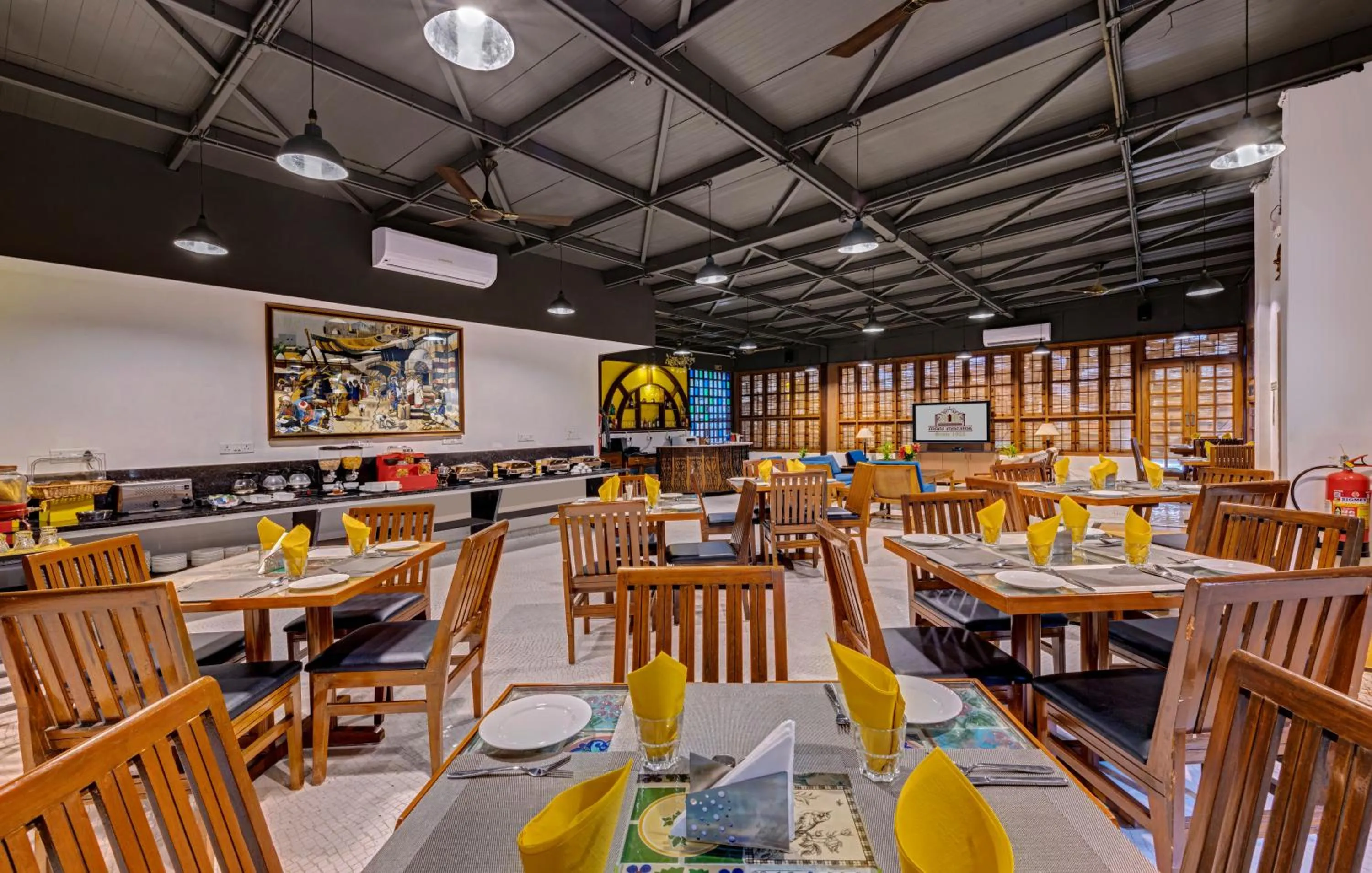 Restaurant/places to eat in WelcomHeritage Mani Mansion