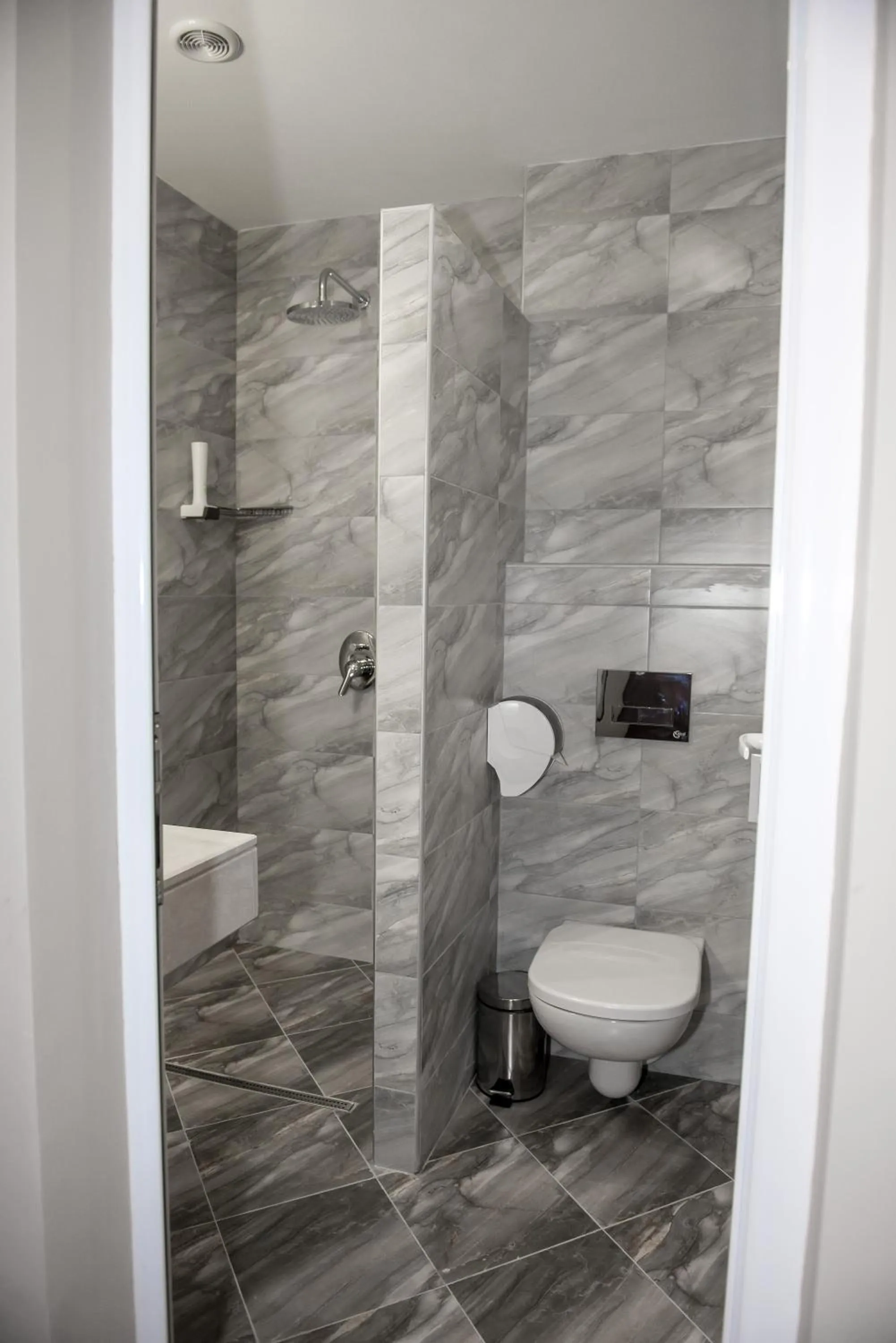 Toilet in Hotel Monte Cristo