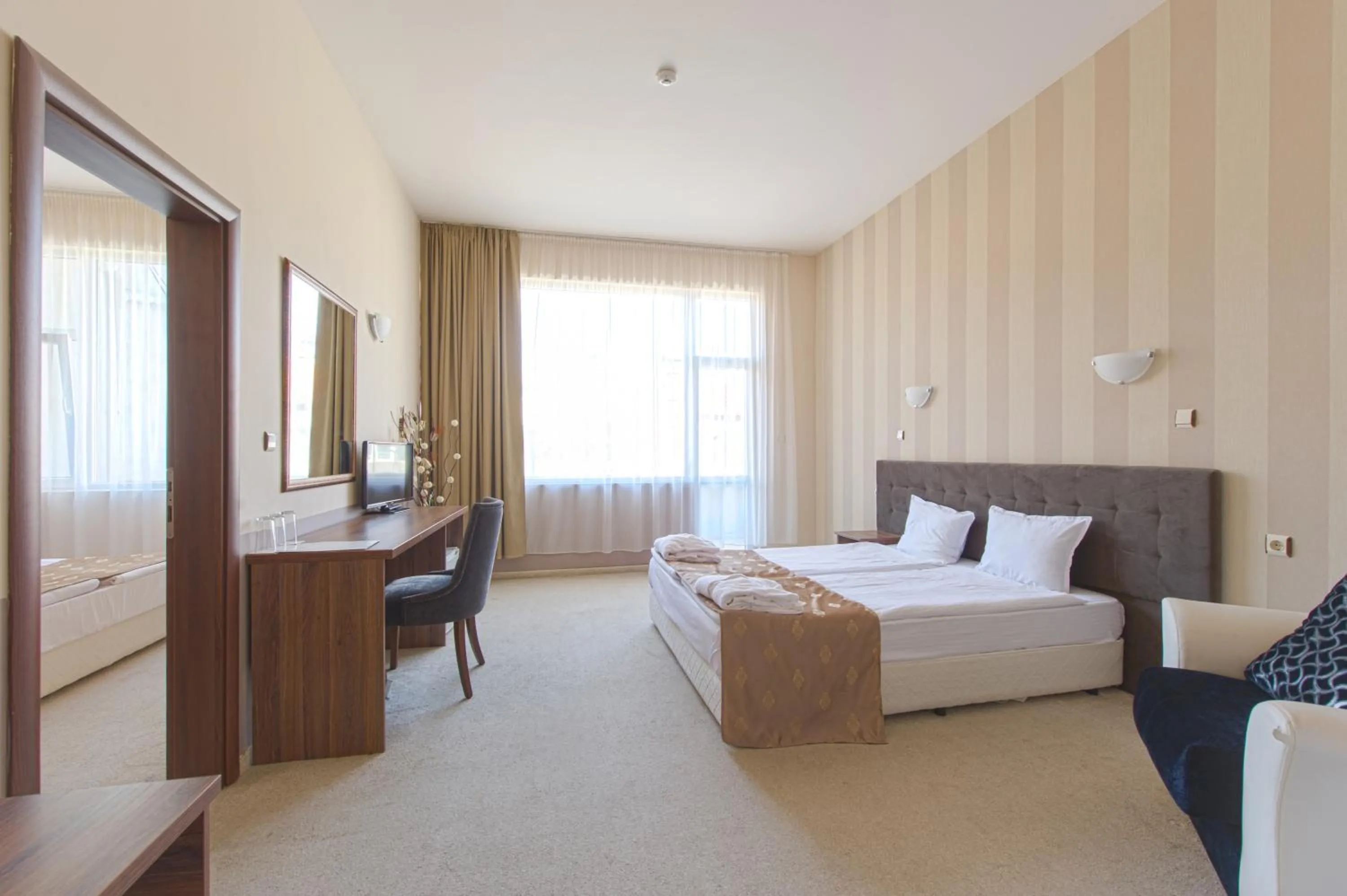 Bedroom, Bed in Hotel Monte Cristo