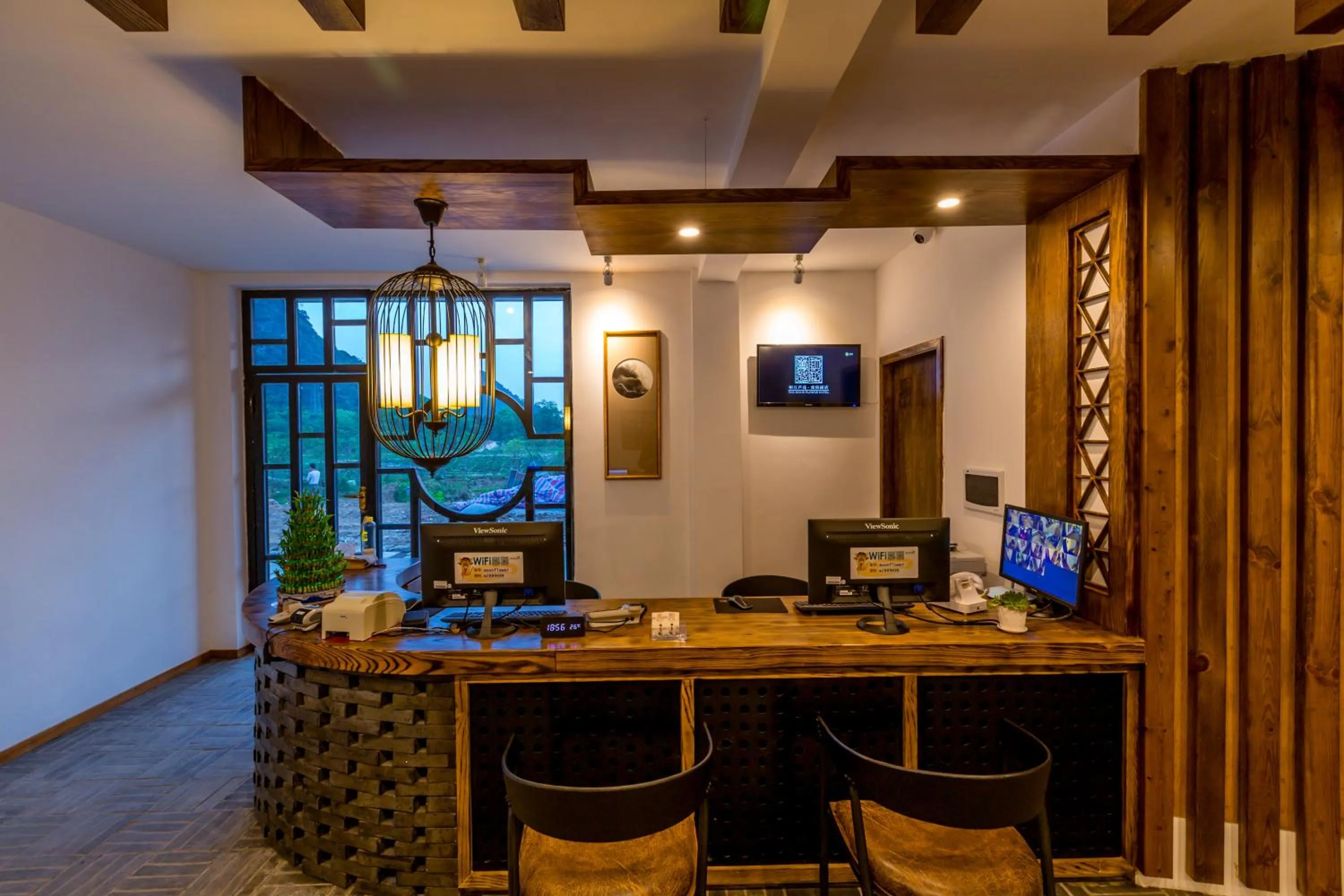 Lobby or reception in Moon Flower Hotel