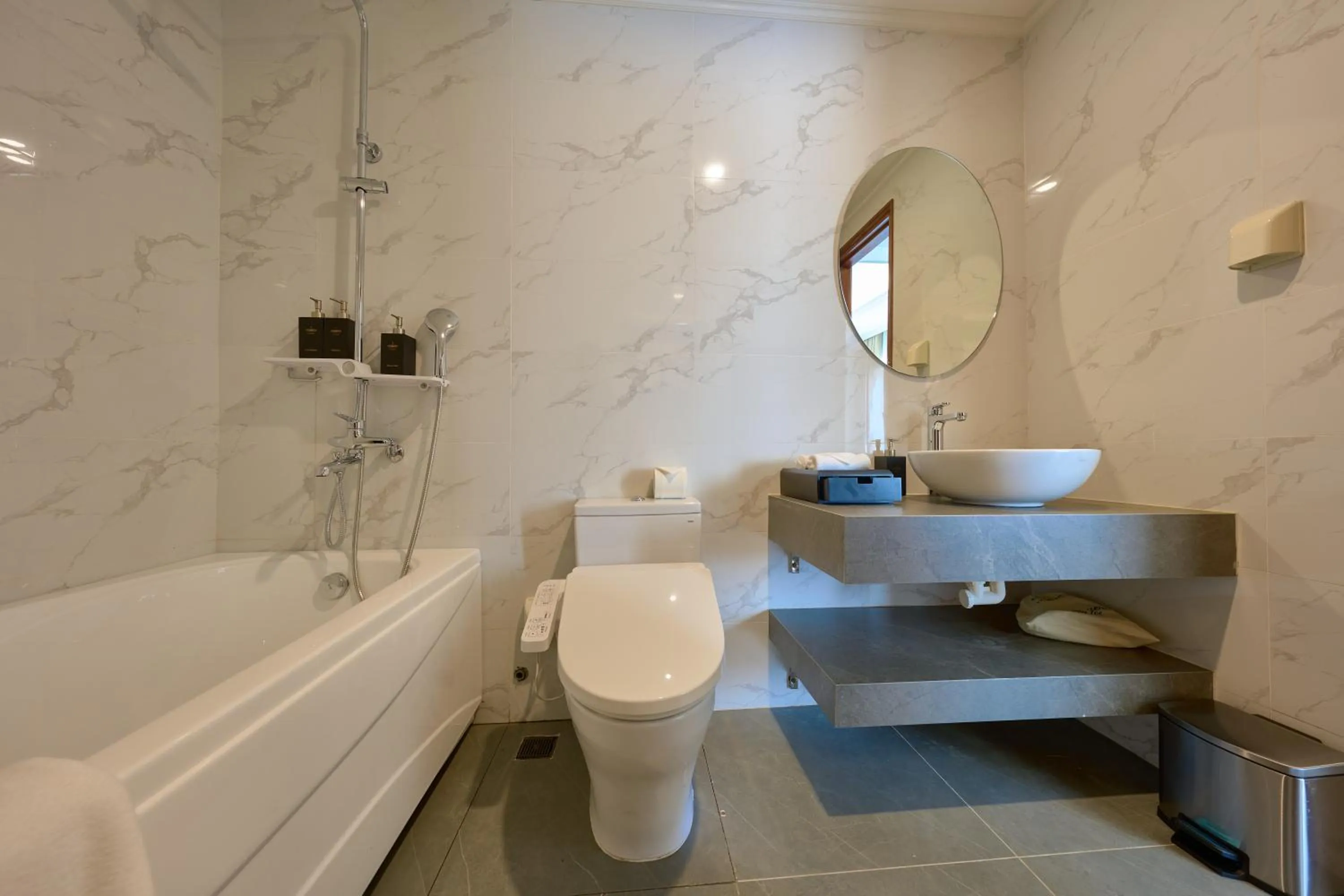 Shower in Venusgiti Hot Spring Resort & Spa