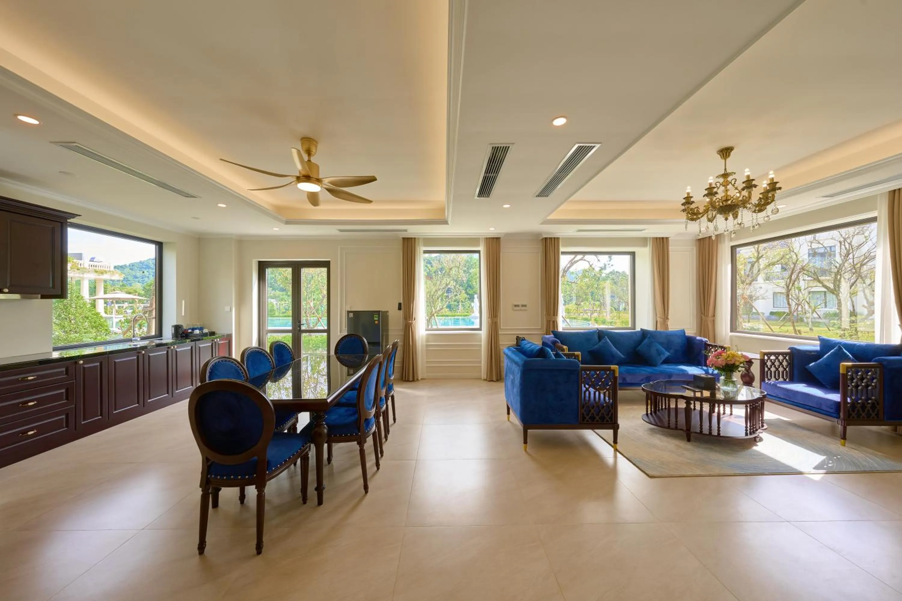 TV and multimedia in Venusgiti Hot Spring Resort & Spa