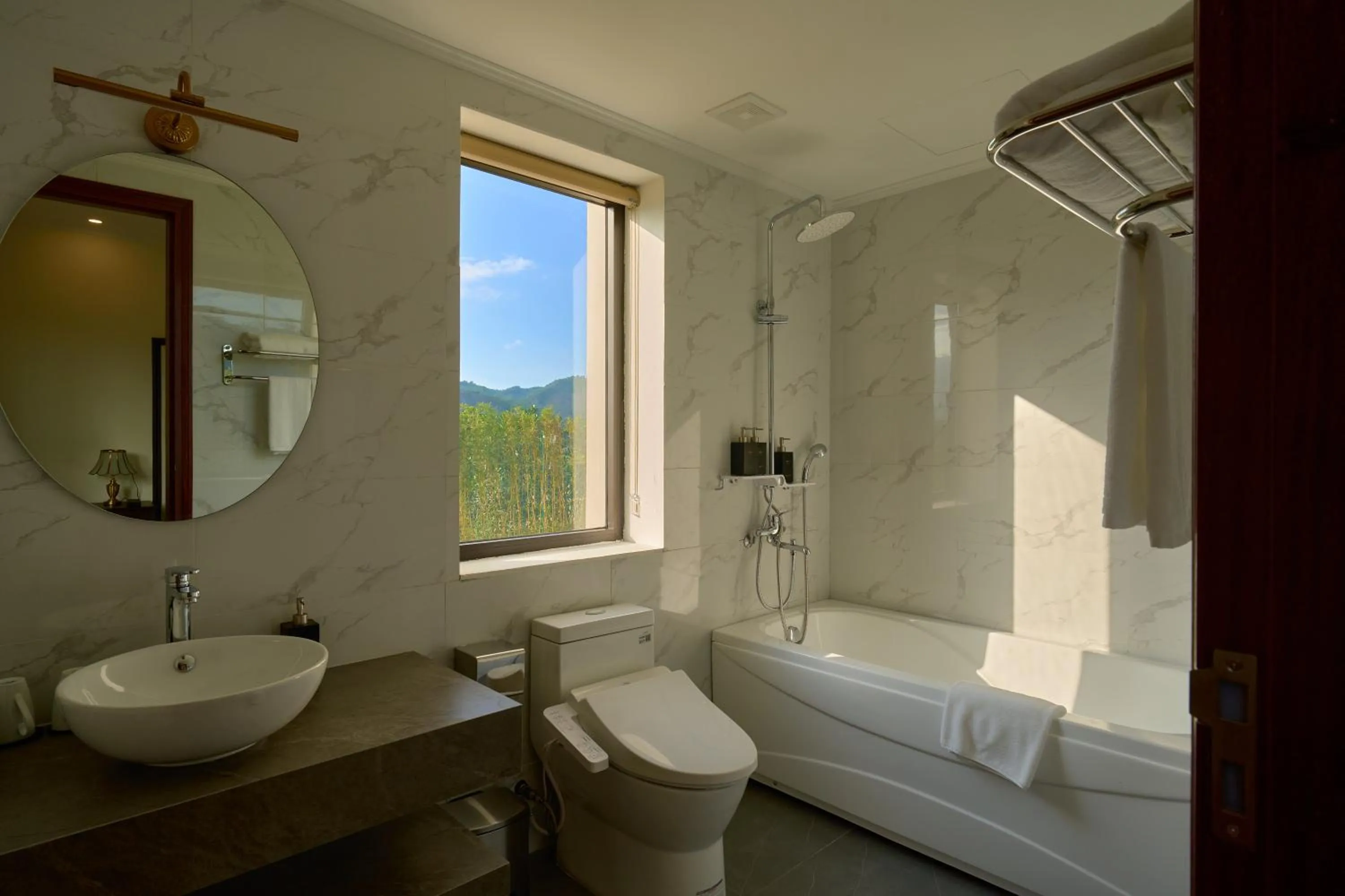 Shower in Venusgiti Hot Spring Resort & Spa