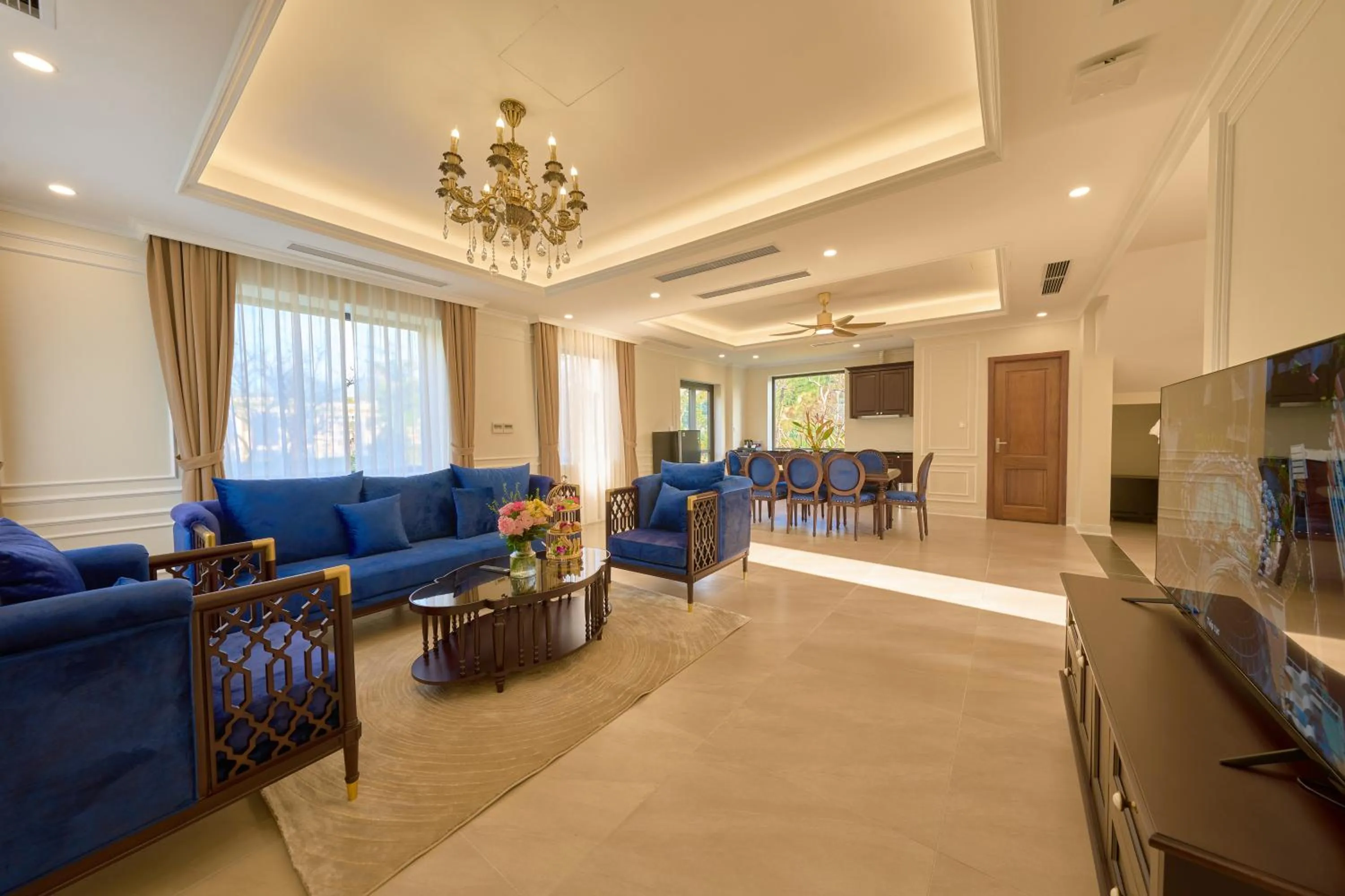 TV and multimedia in Venusgiti Hot Spring Resort & Spa