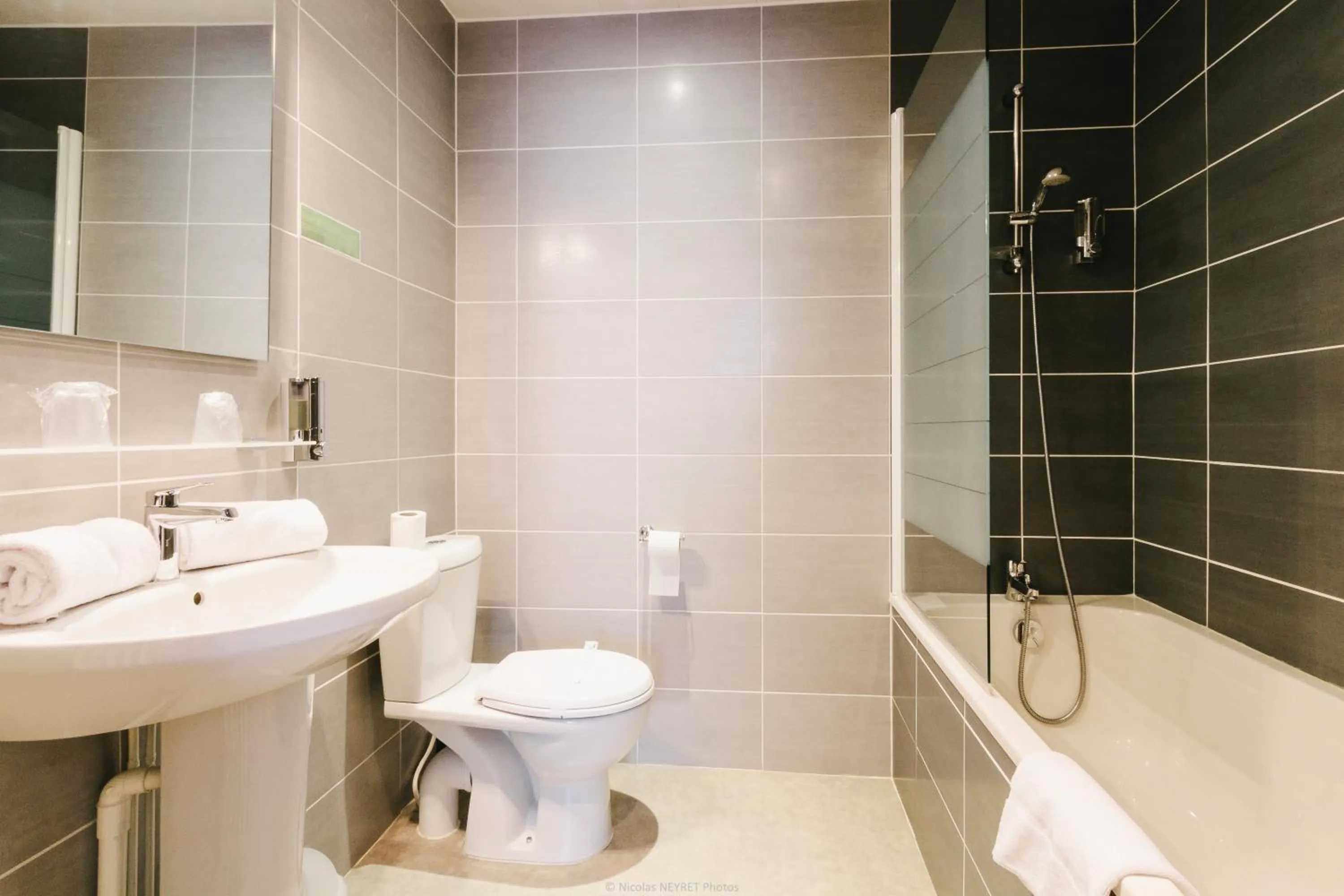 Property building in Hotel Le Central