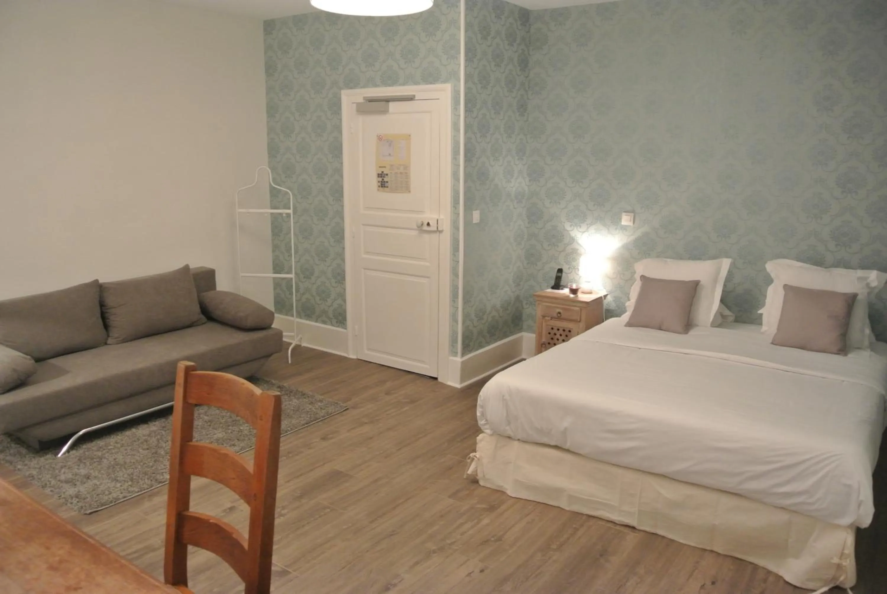 Bed in Hotel Le Central