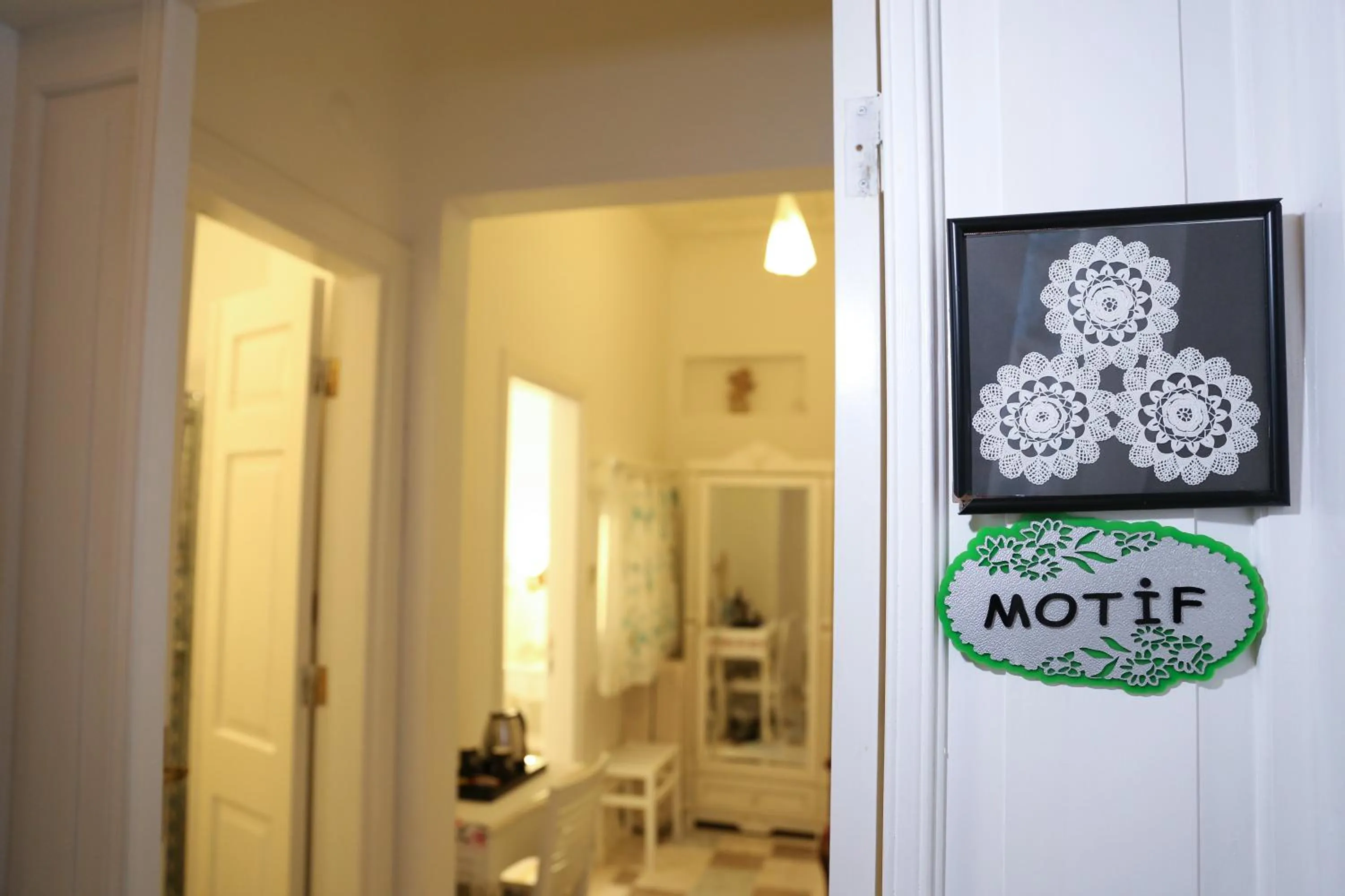 Logo/Certificate/Sign in Dantela Butik Hotel