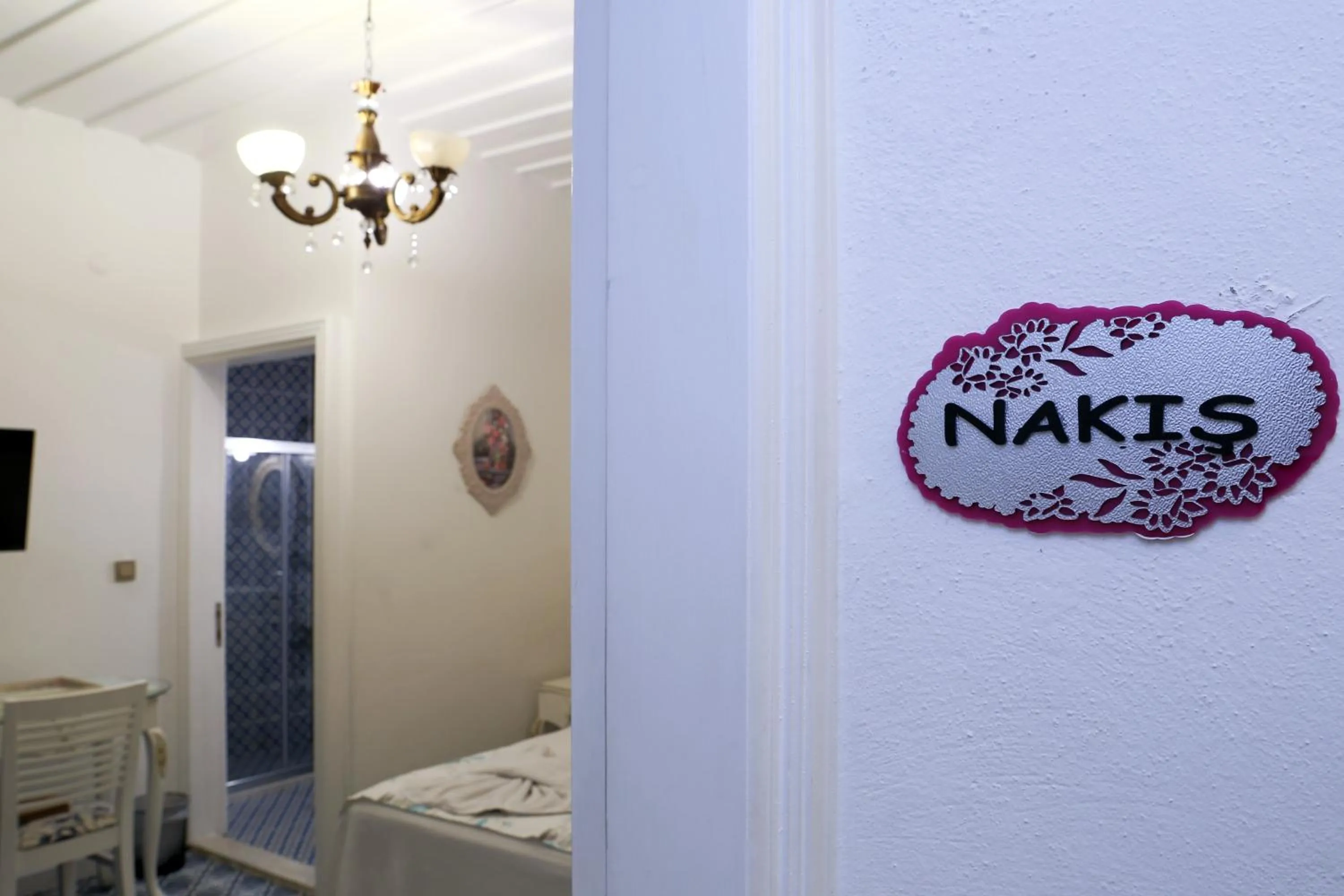 Logo/Certificate/Sign in Dantela Butik Hotel