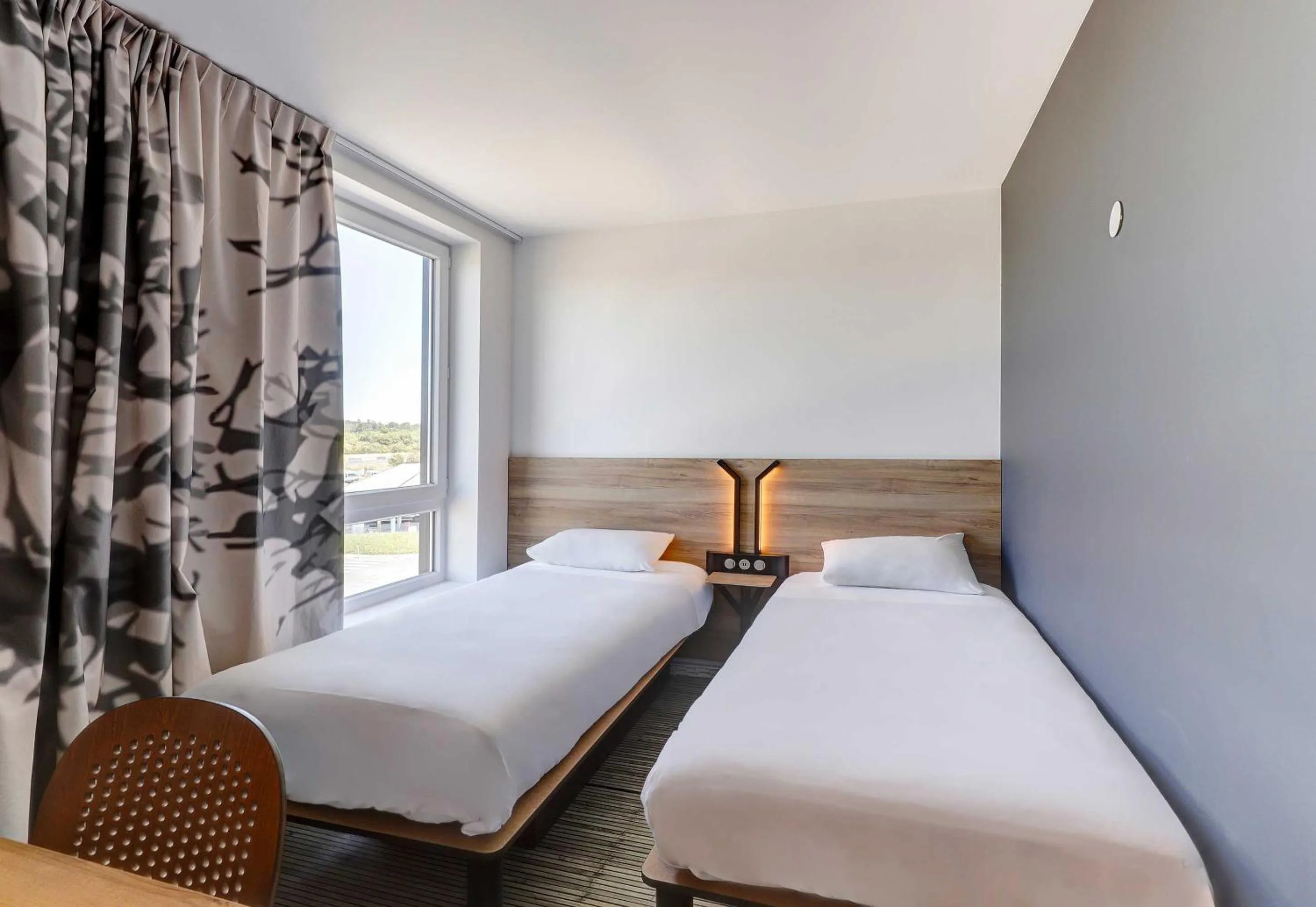 Bedroom, Bed in B&B HOTEL Moulins Avermes