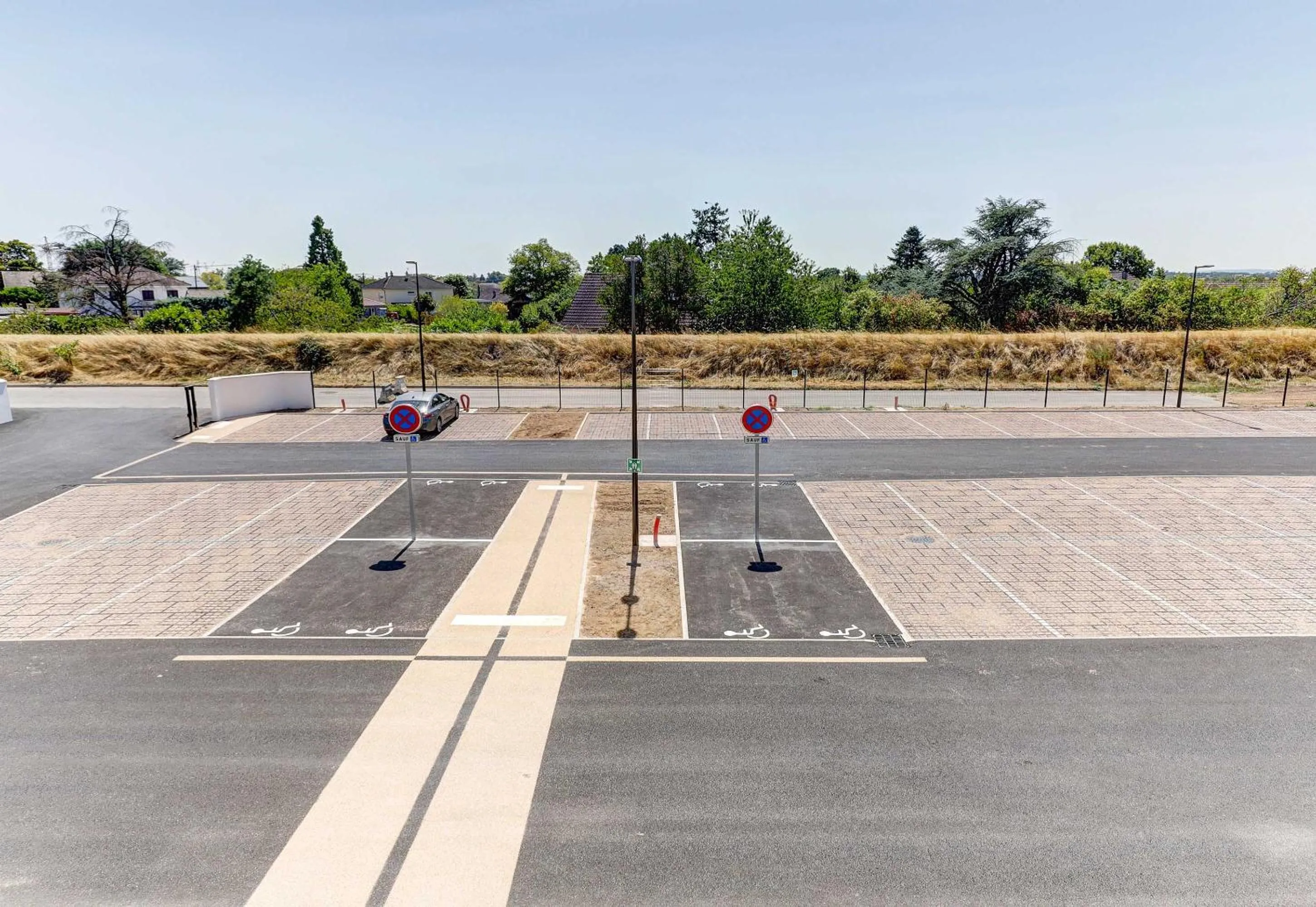 Parking in B&B HOTEL Moulins Avermes