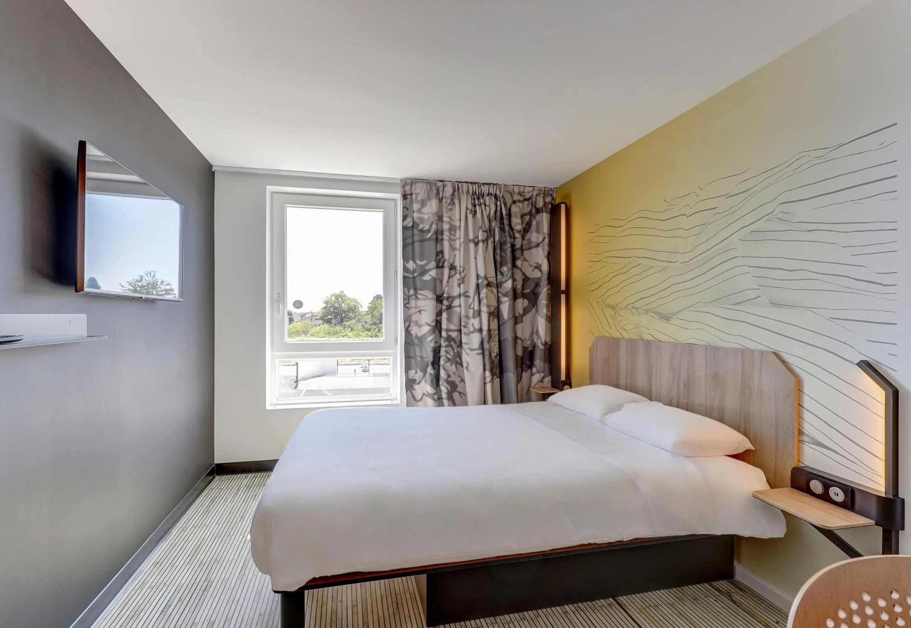 Bed in B&B HOTEL Moulins Avermes