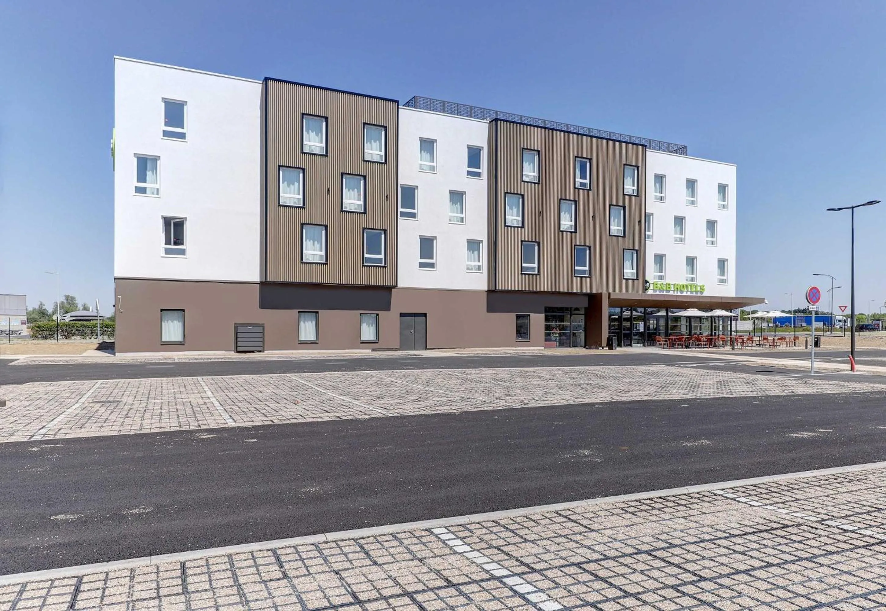 Property building in B&B HOTEL Moulins Avermes