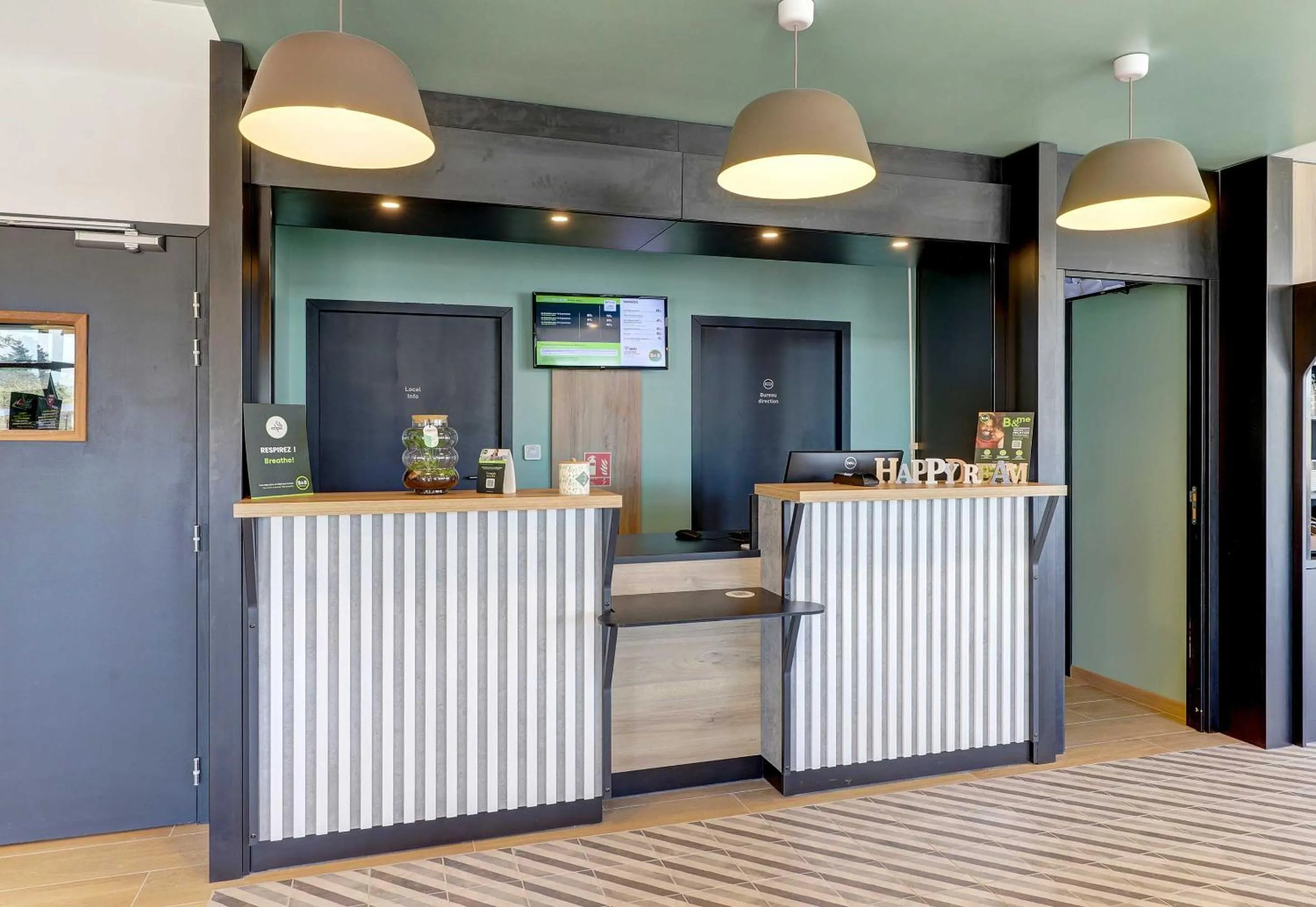 Lobby or reception in B&B HOTEL Moulins Avermes