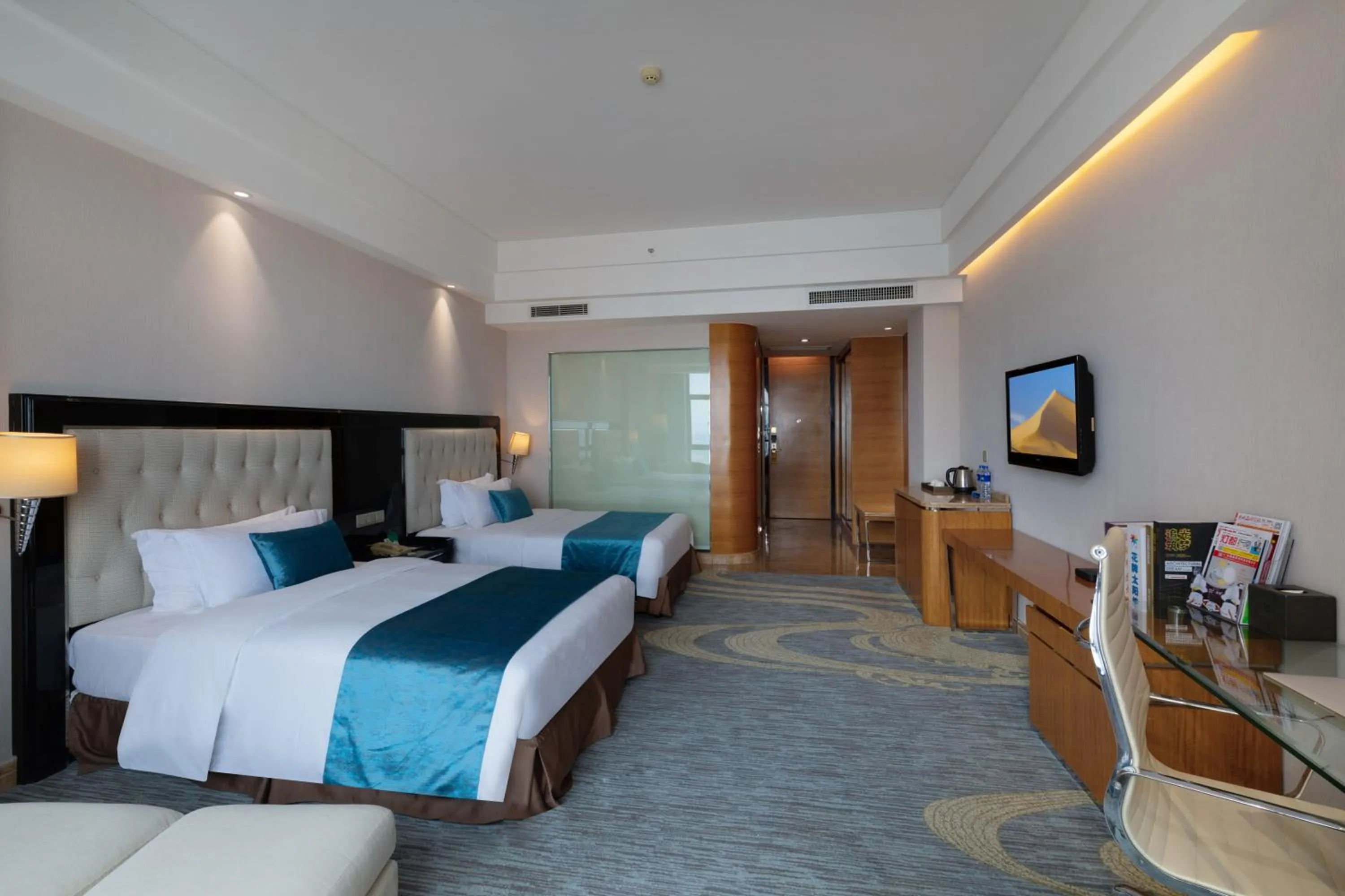 Bed in Elong Me Hotel