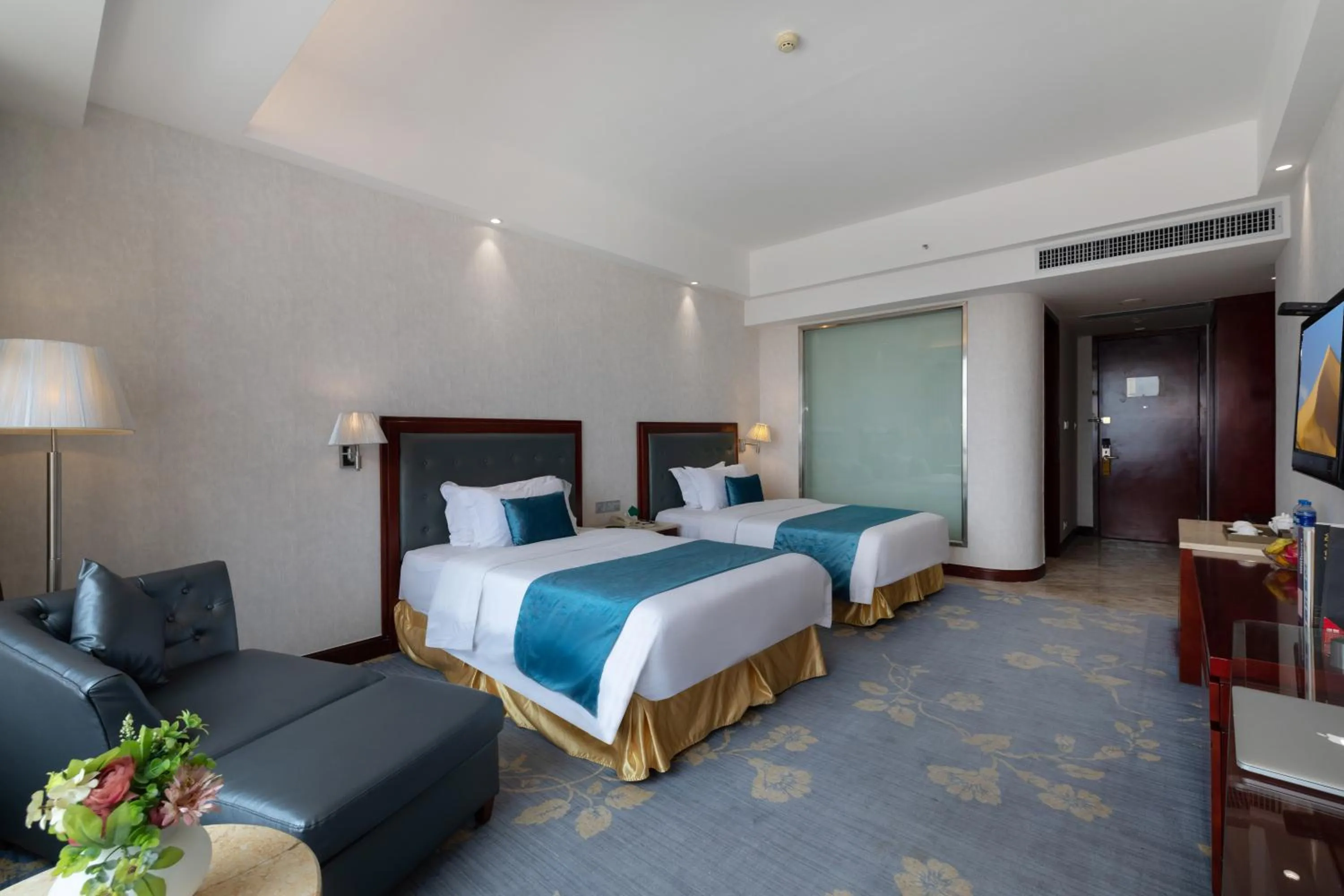 Bed in Elong Me Hotel