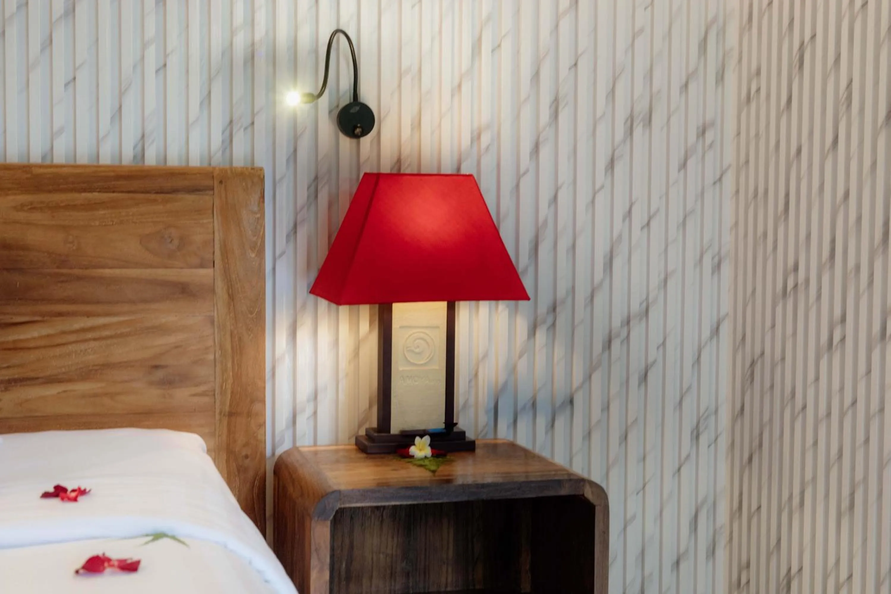 Decorative detail, Bed in Amoya Inn