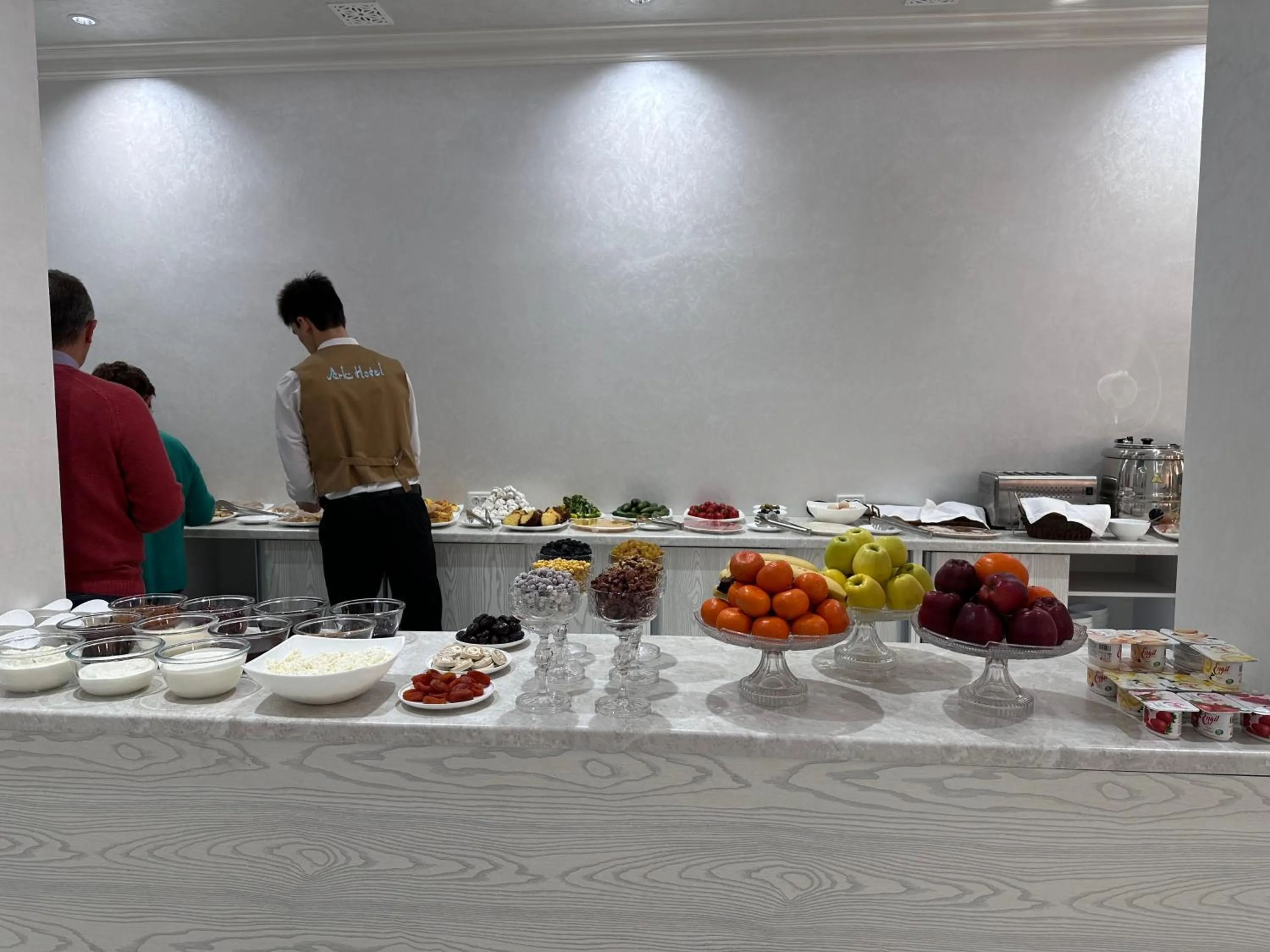 Restaurant/places to eat in Ark Hotel