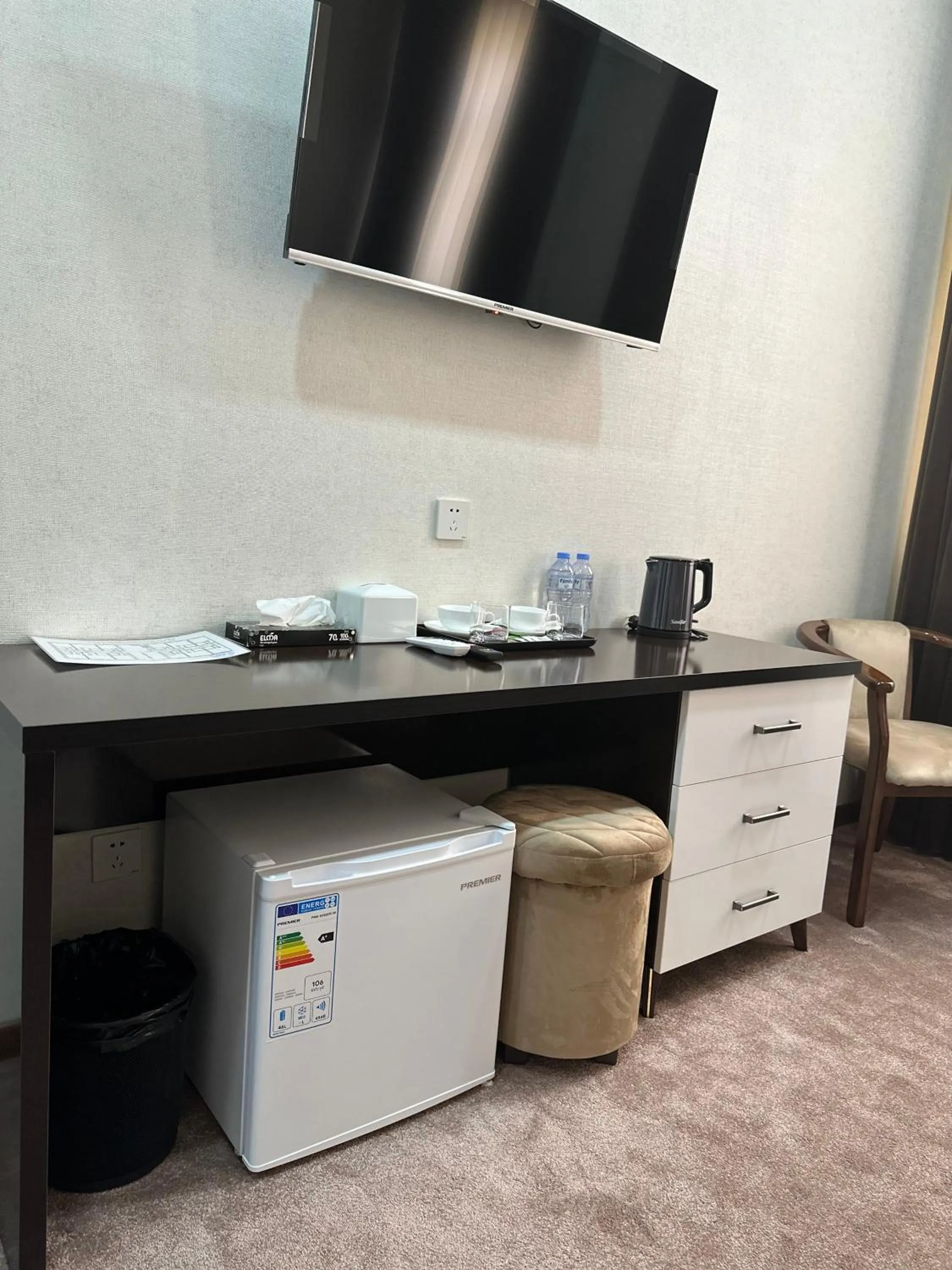 Coffee/tea facilities in Ark Hotel