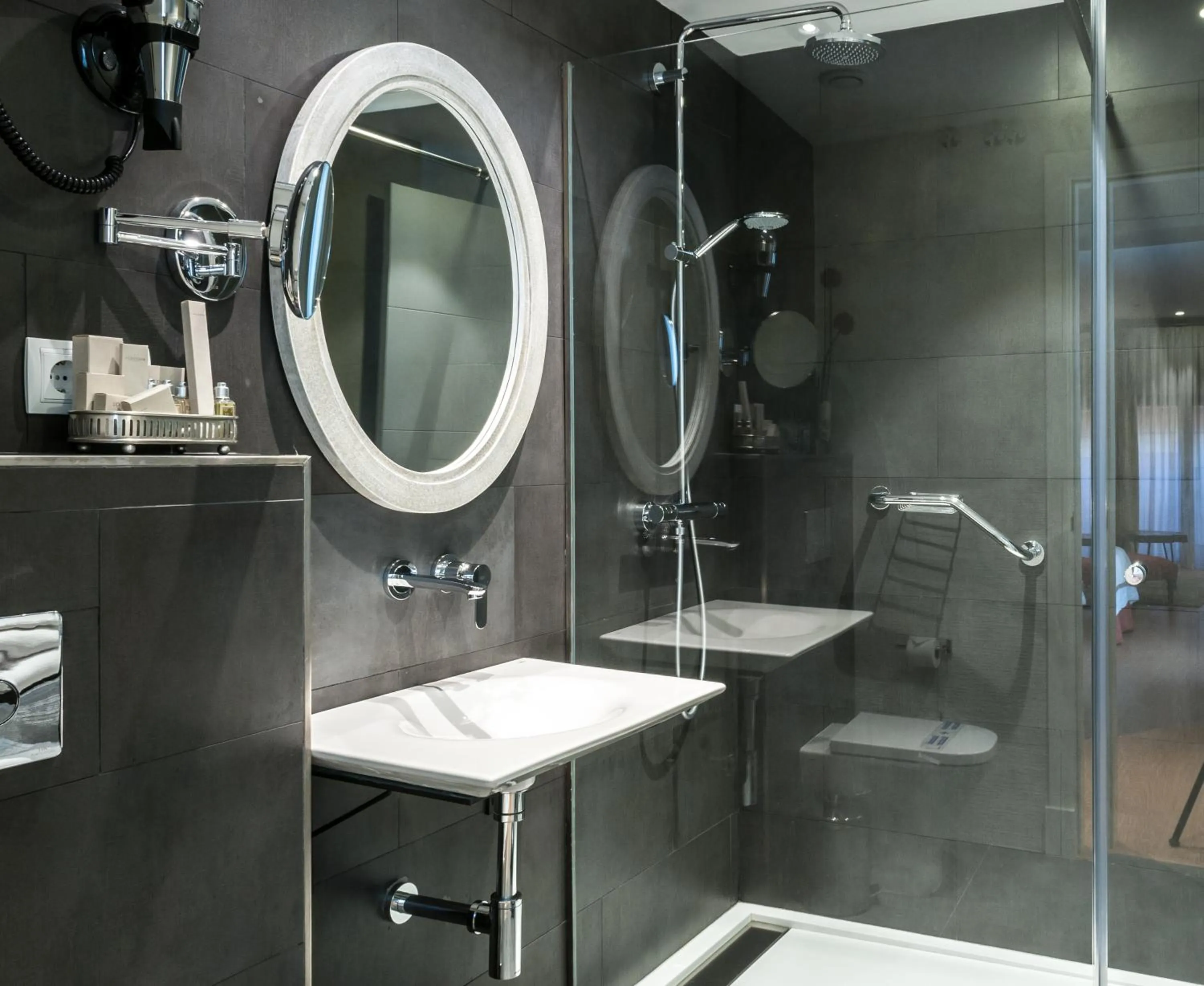 Bathroom in Suites Murillo Catedral