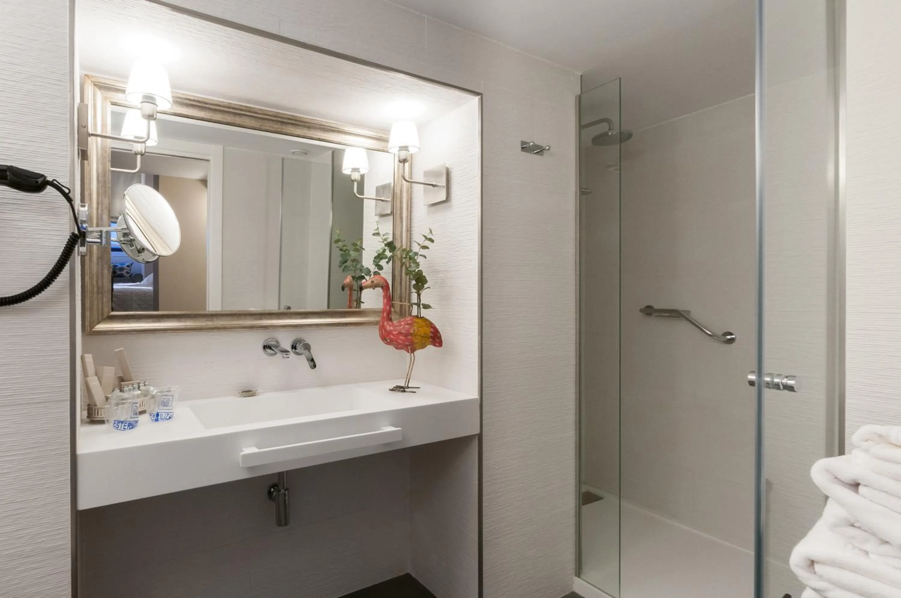 Shower in Suites Murillo Catedral