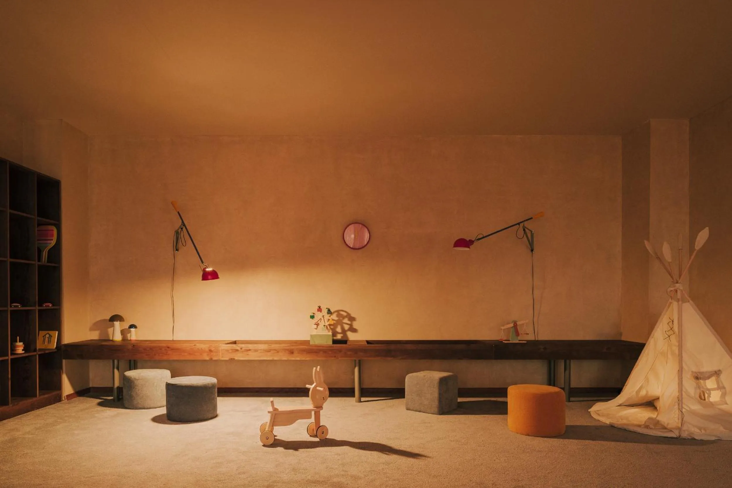 children in Pabellon Hotel