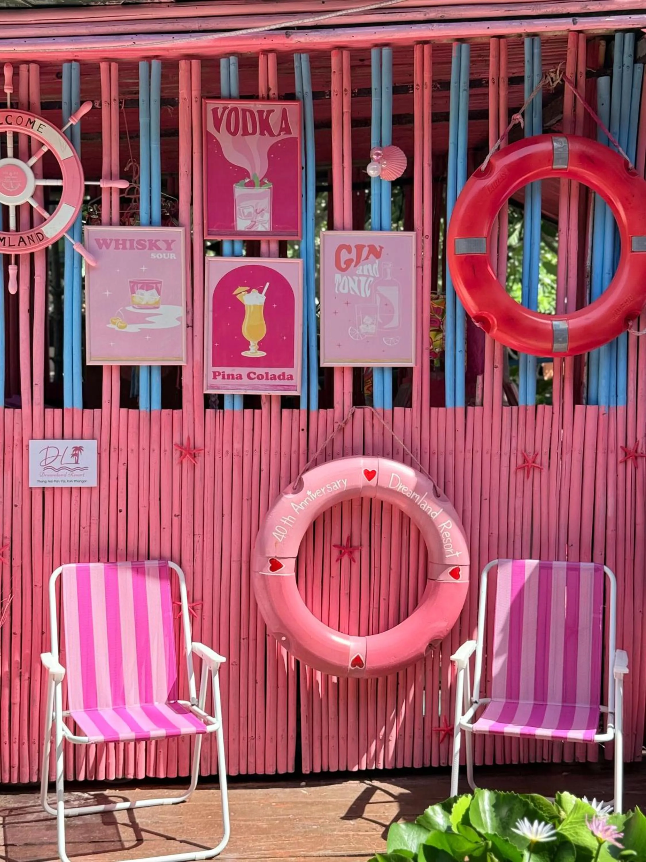 Swimming pool in Dreamland Resort