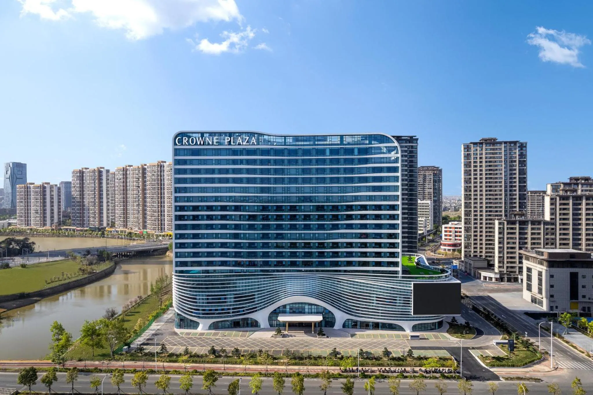 Property building in Crowne Plaza Putian by IHG