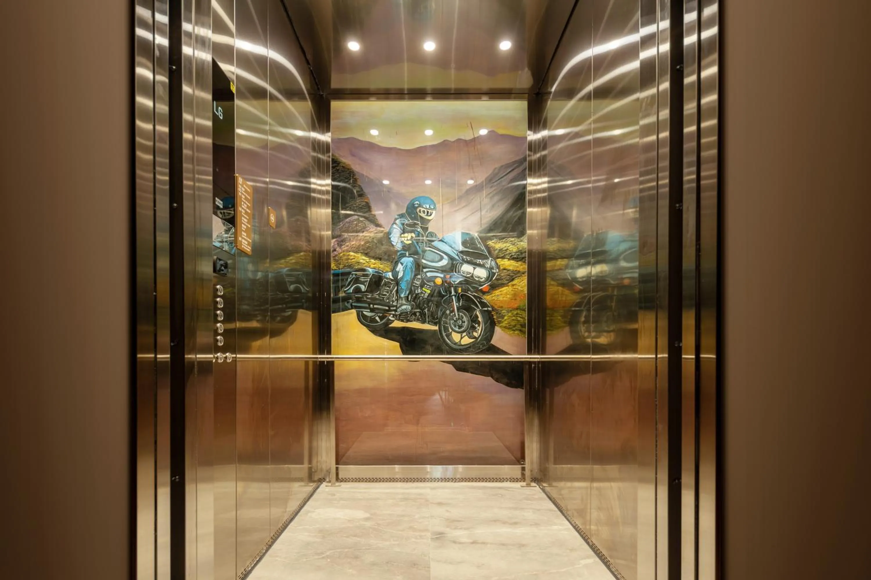 elevator in Holiday Inn Express Yibin Xuzhou by IHG