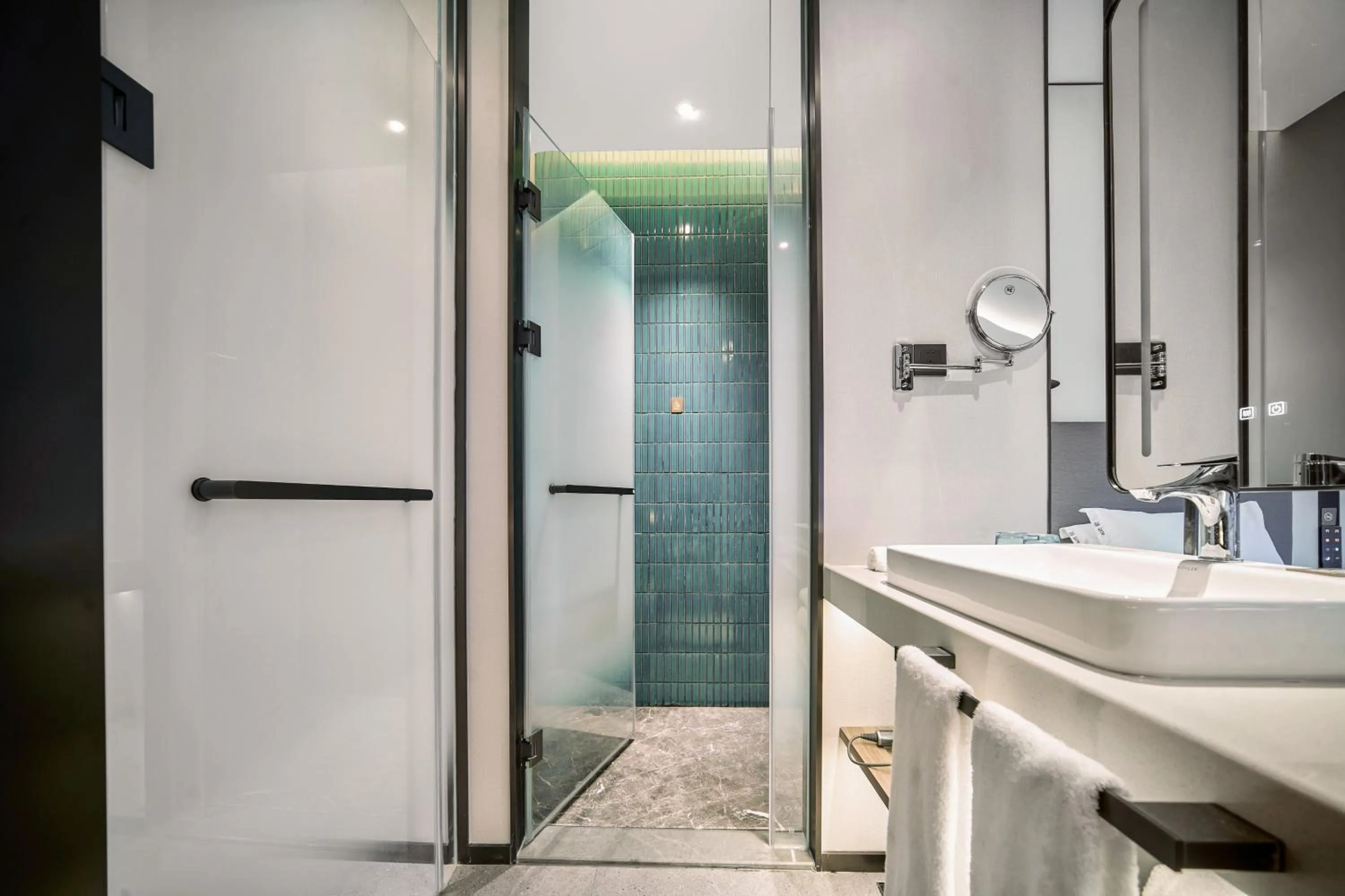 Bathroom in Holiday Inn Express Yibin Xuzhou by IHG